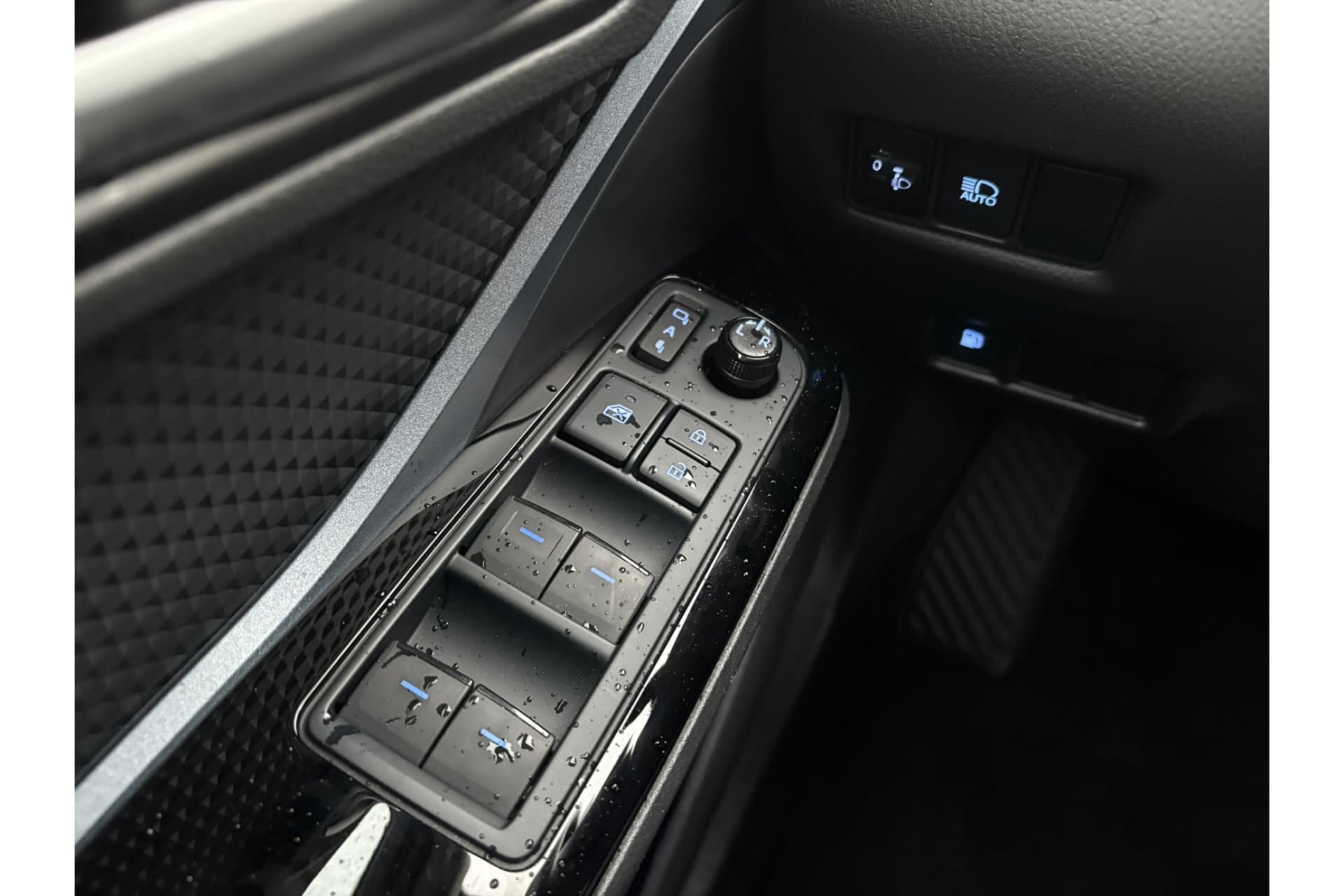 Toyota C-HR 1.8 Hybrid Style thumbnail 7