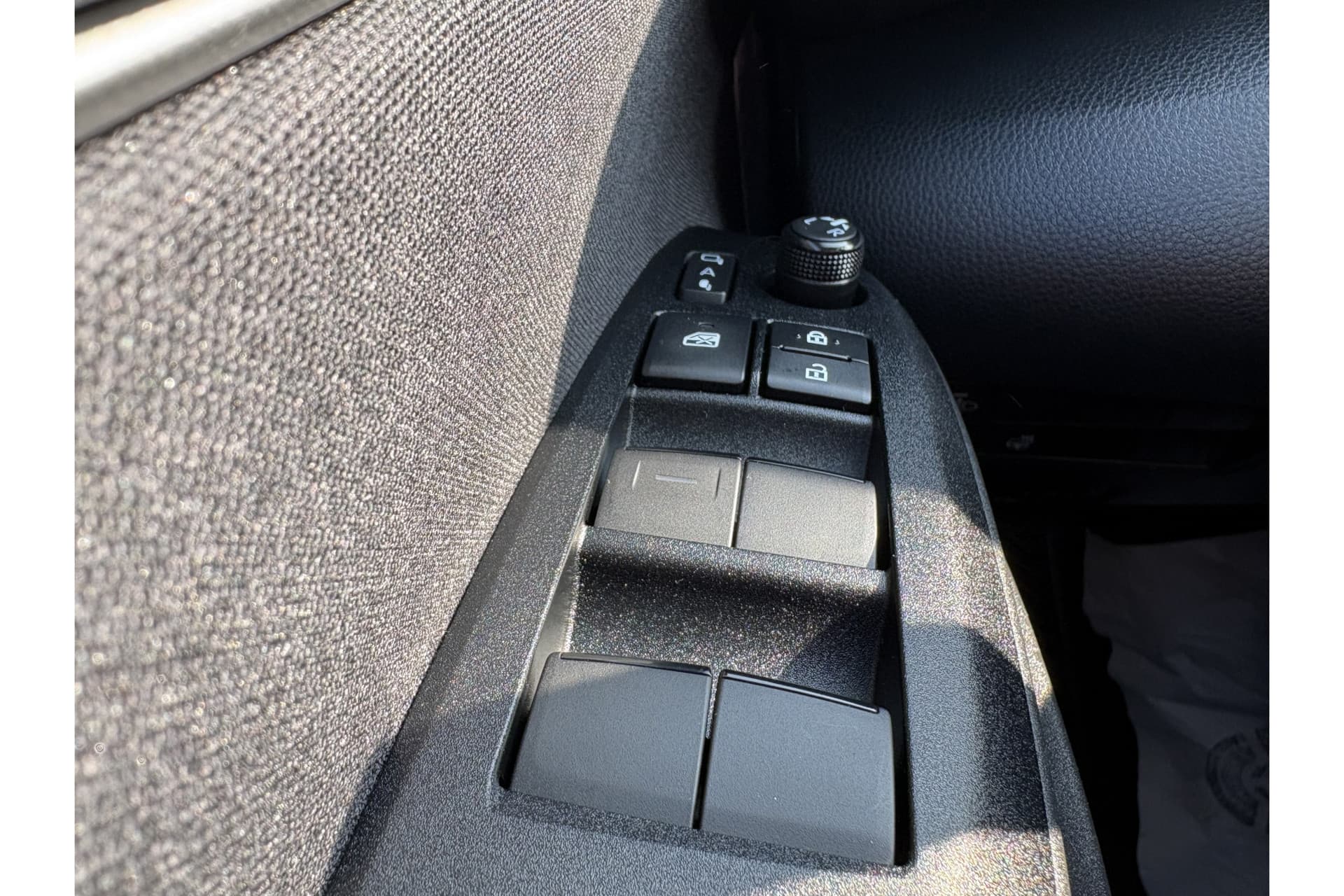 Toyota Yaris 1.5 Hybrid Executive thumbnail 7