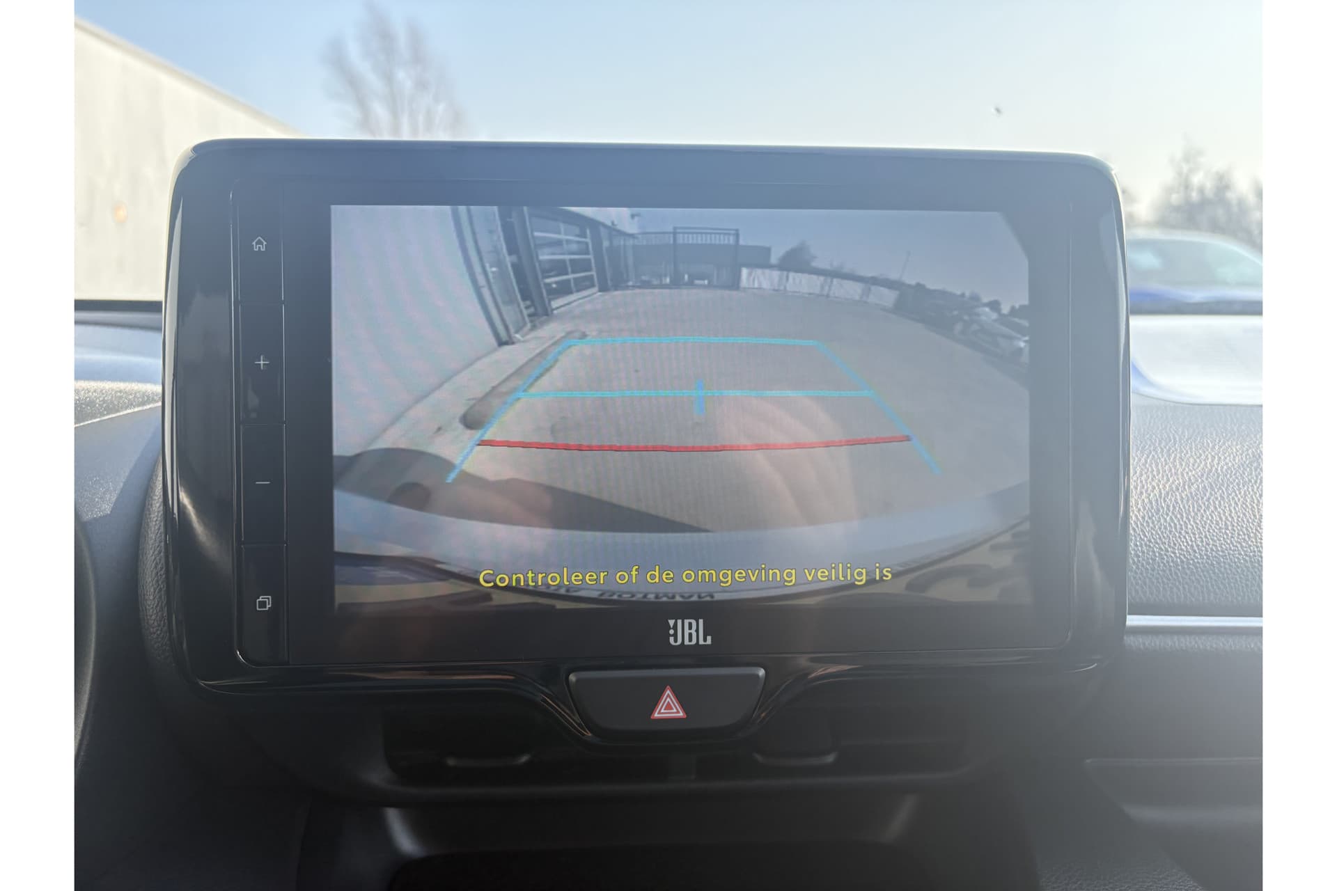 Toyota Yaris 1.5 Hybrid Executive thumbnail 9