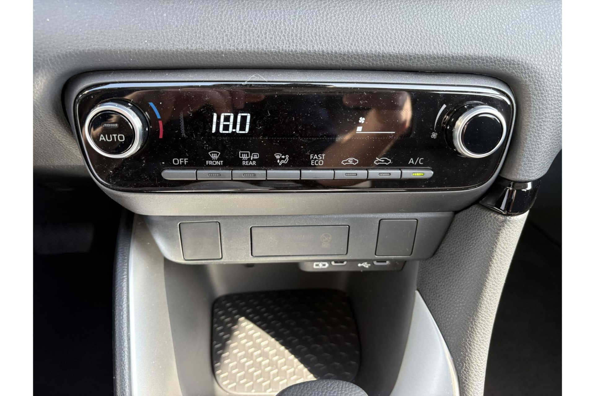 Toyota Yaris 1.5 Hybrid 115 Active Automaat thumbnail 13