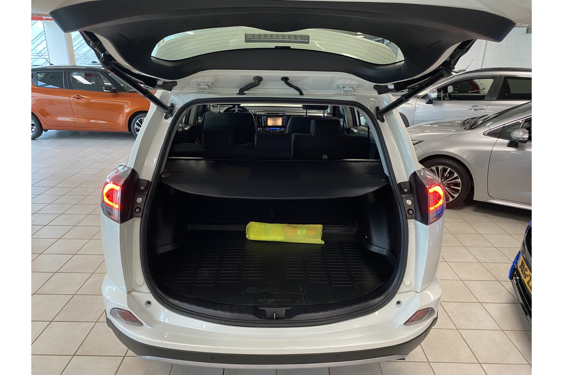 Toyota RAV4 2.5 Hybrid Dynamic thumbnail 13