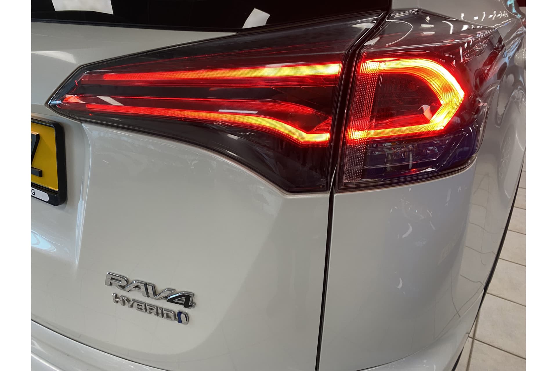 Toyota RAV4 2.5 Hybrid Dynamic thumbnail 8