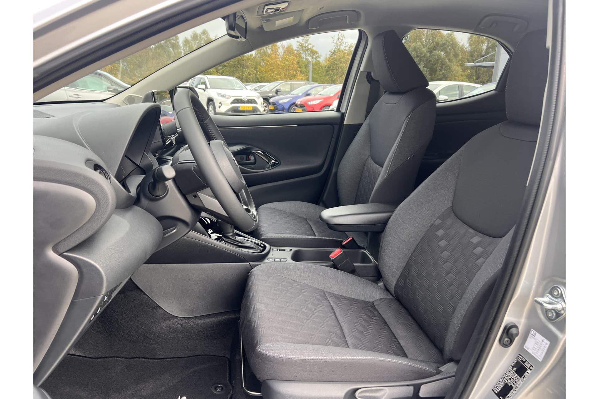 Toyota Yaris 1.5 Hybrid 115 Dynamic thumbnail 4