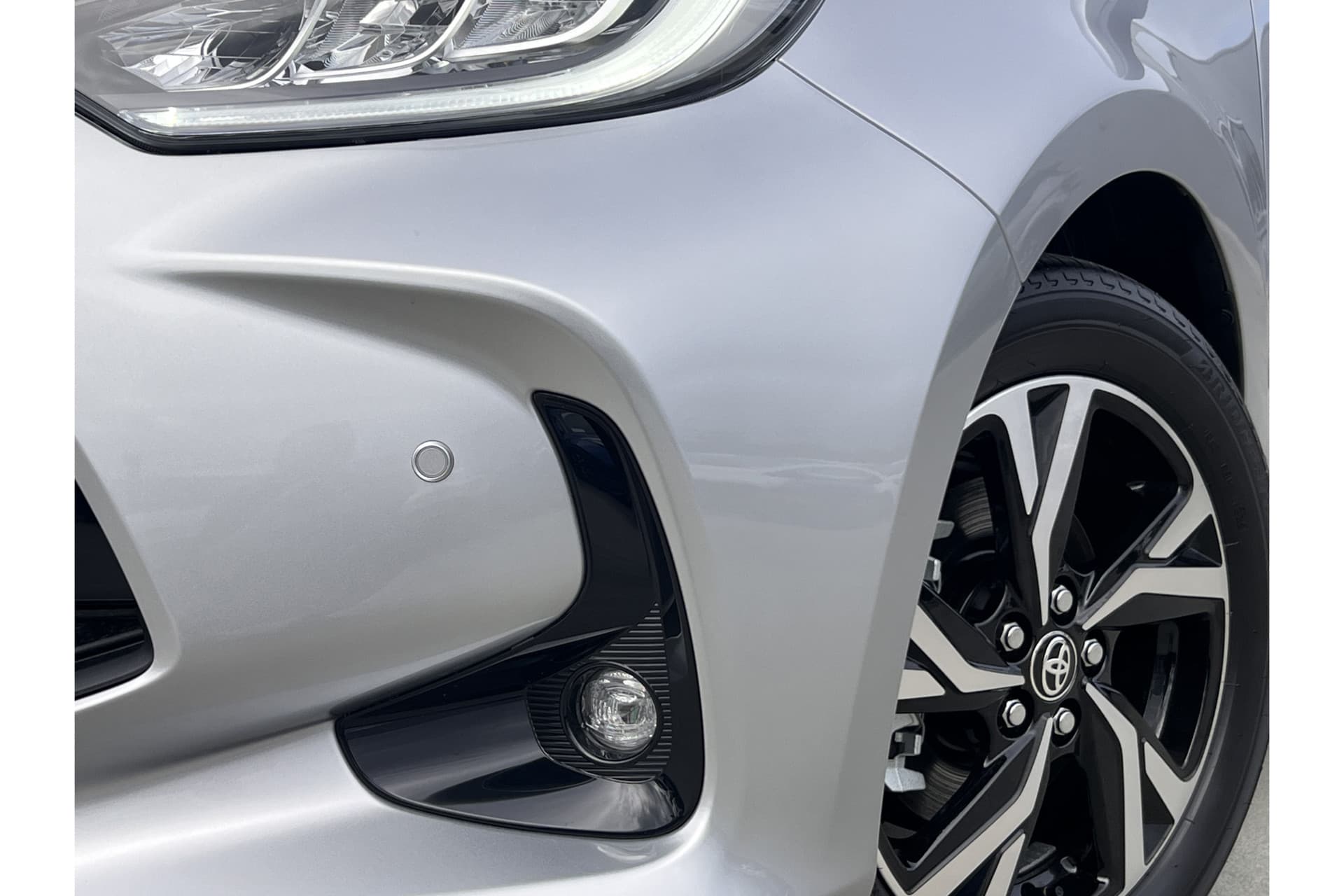 Toyota Yaris 1.5 Hybrid 115 Dynamic thumbnail 5