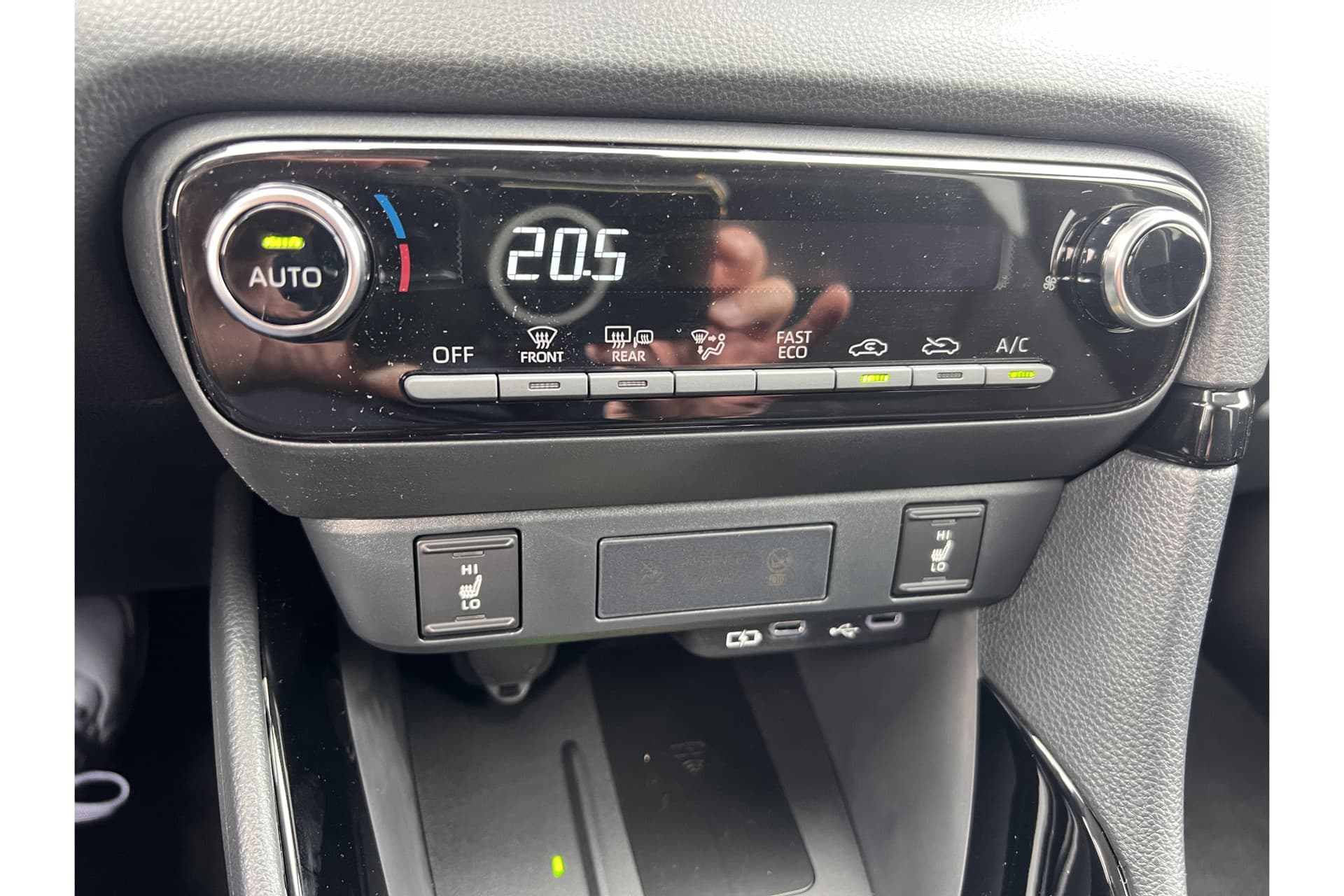 Toyota Yaris 1.5 Hybrid 115 Dynamic thumbnail 9