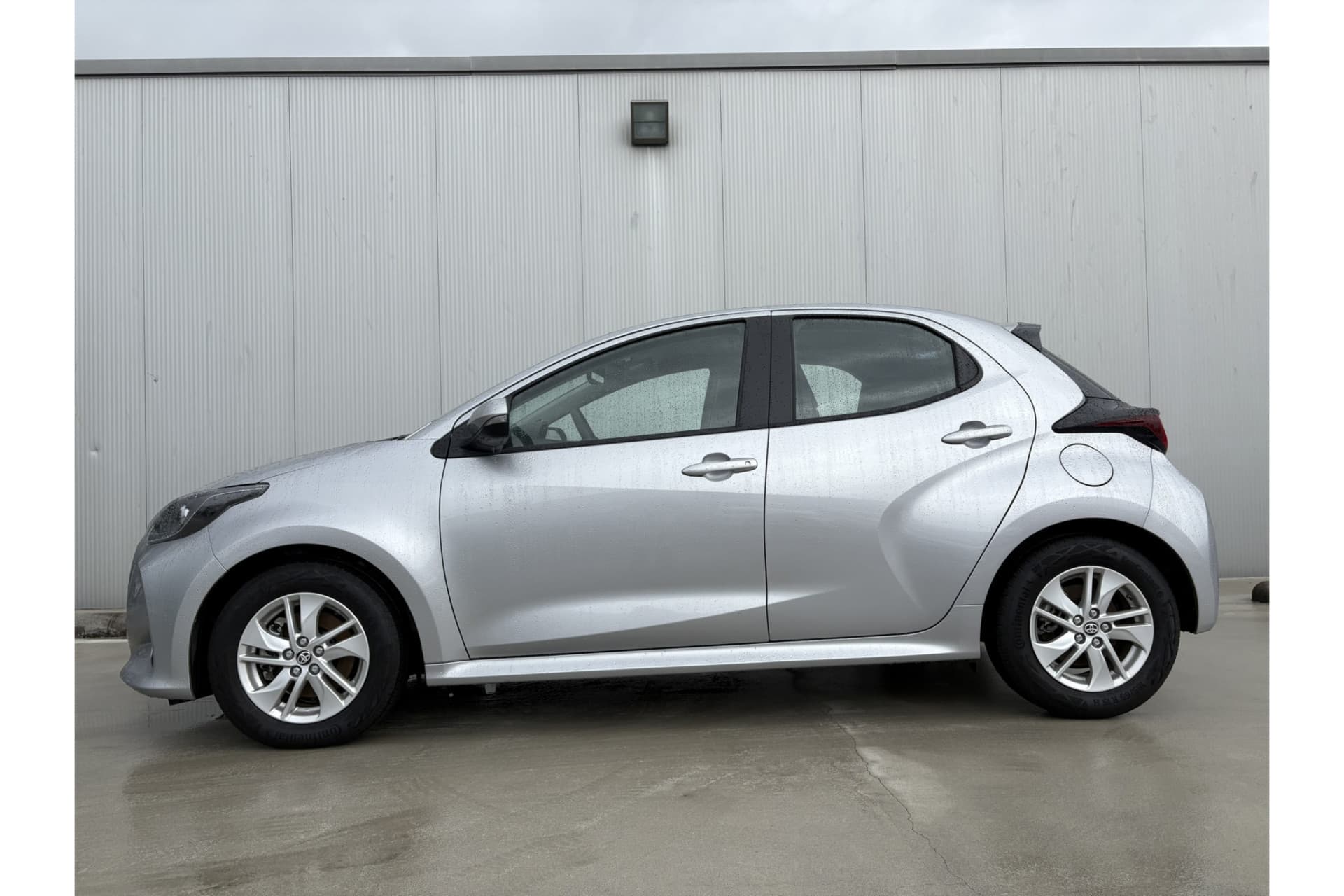 Toyota Yaris 1.5 Hybrid 115 Active thumbnail 3