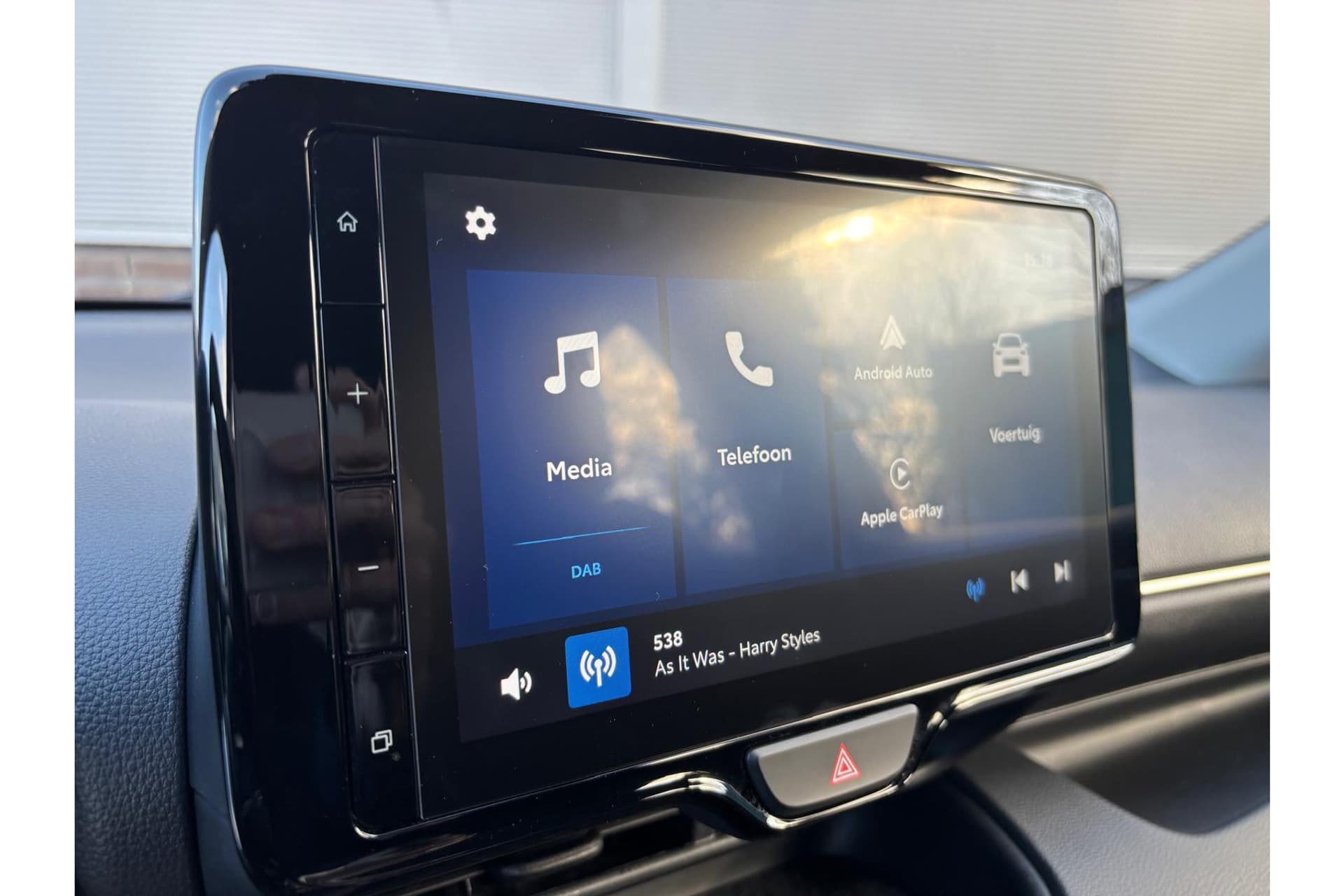 Toyota Yaris 1.5 Hybrid 115 Active thumbnail 6