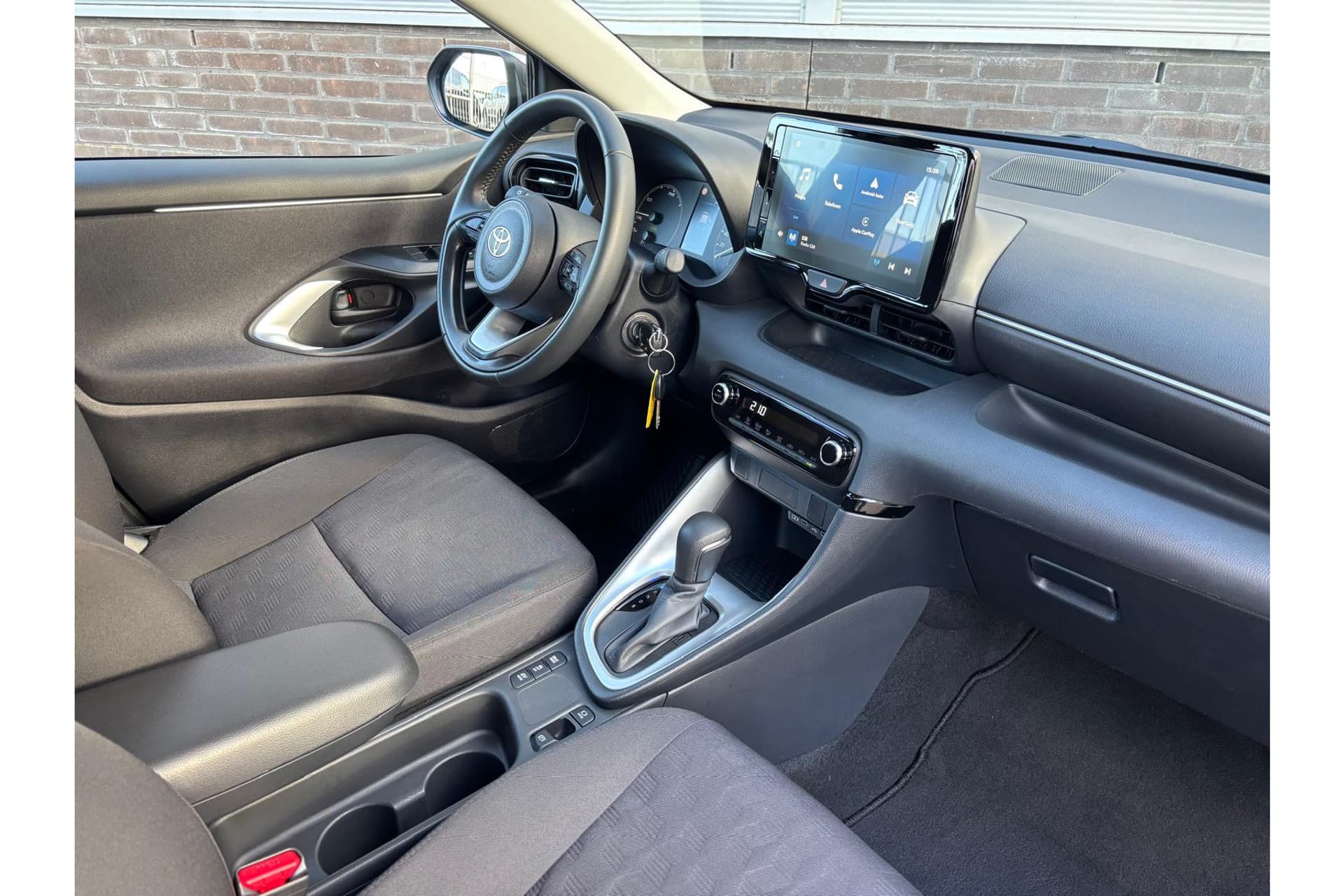 Toyota Yaris 1.5 Hybrid 115 Active thumbnail 9