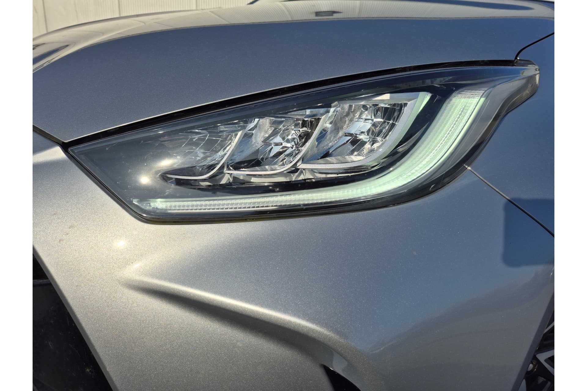 Toyota Yaris 1.5 Hybrid Dynamic thumbnail 8