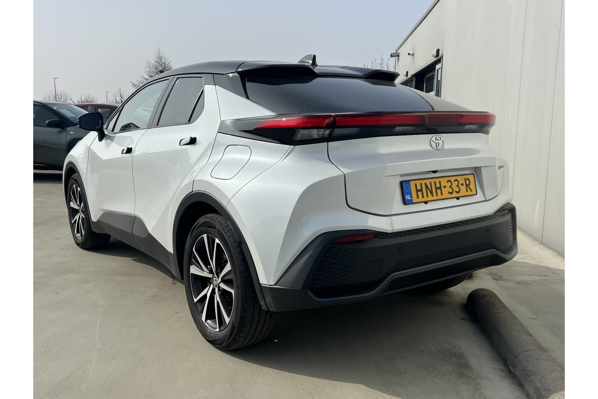 Toyota C-HR 1.8 Hybrid 140 Dynamic thumbnail 4