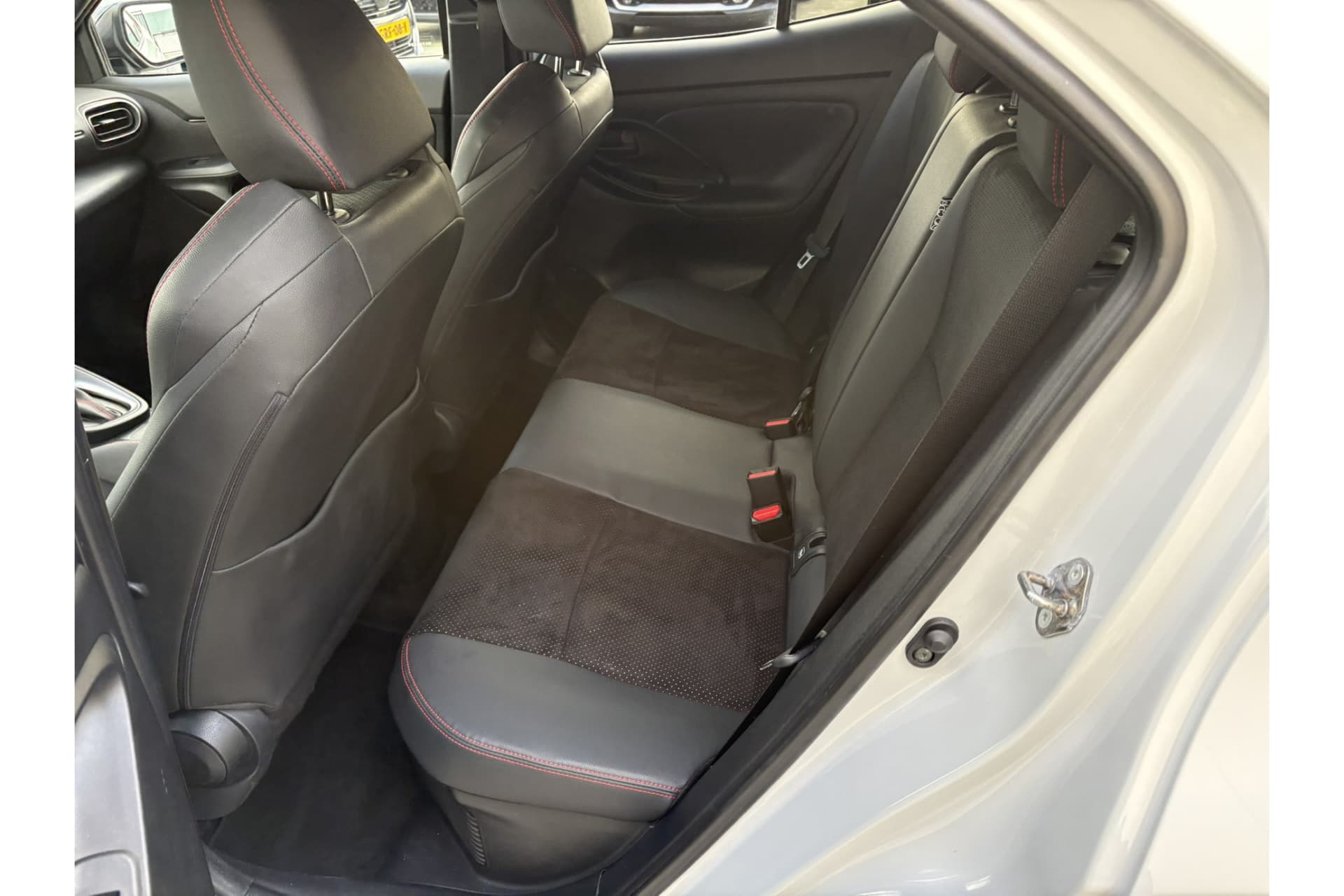 Toyota Yaris Cross 1.5 Hybrid Gr Sport Limited thumbnail 15