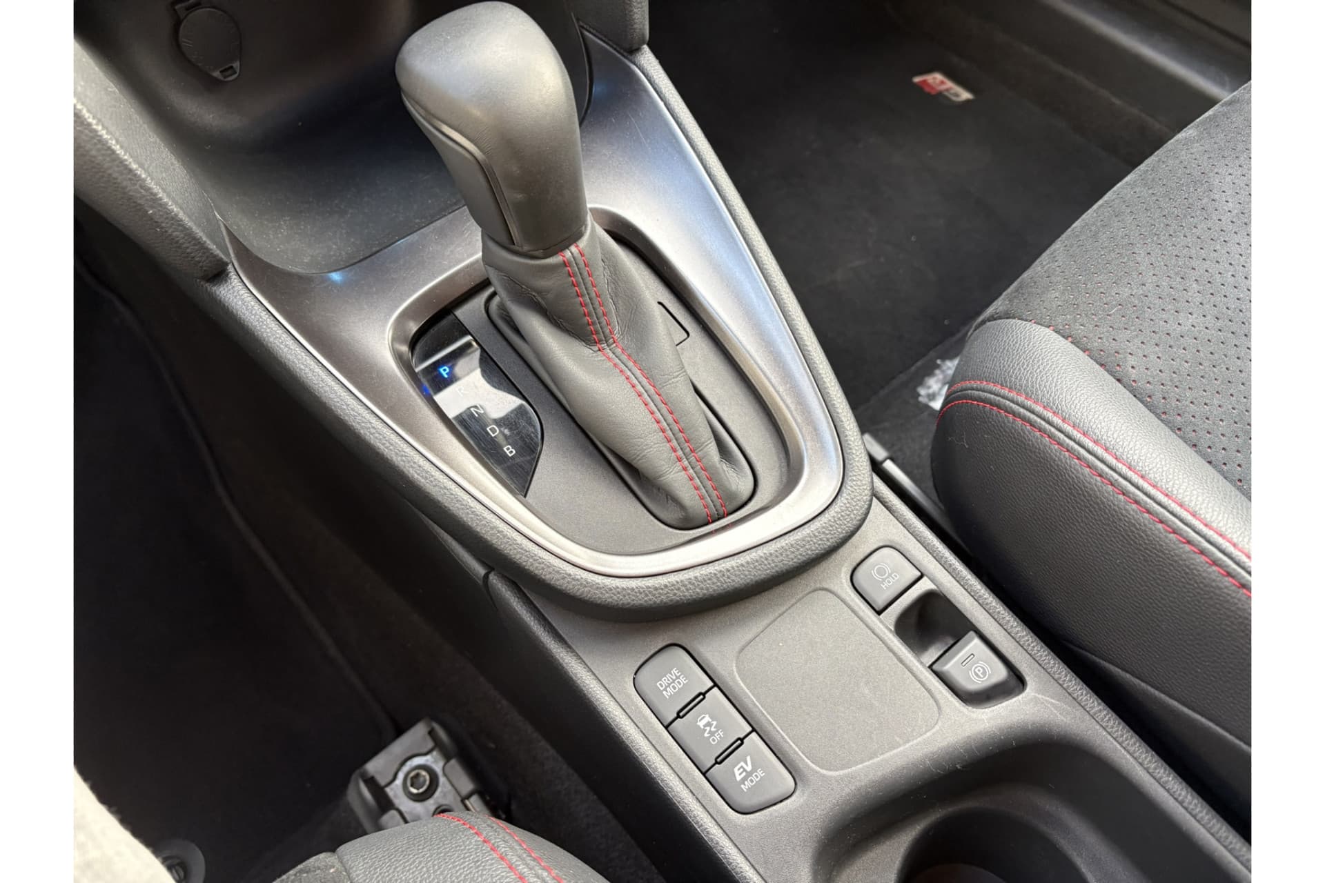 Toyota Yaris Cross 1.5 Hybrid Gr Sport Limited thumbnail 6