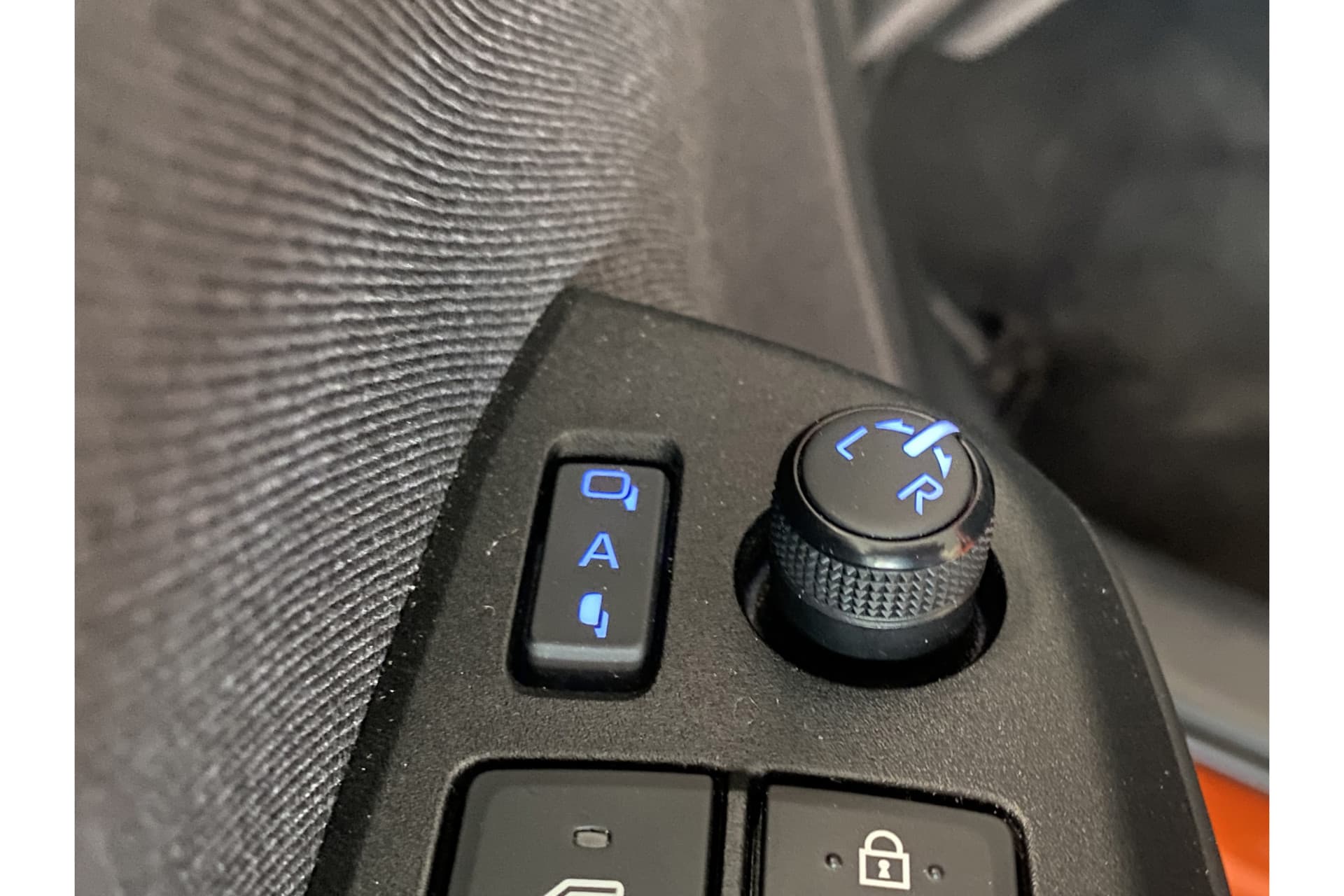 Toyota Yaris 1.5 Hybrid Executive thumbnail 18