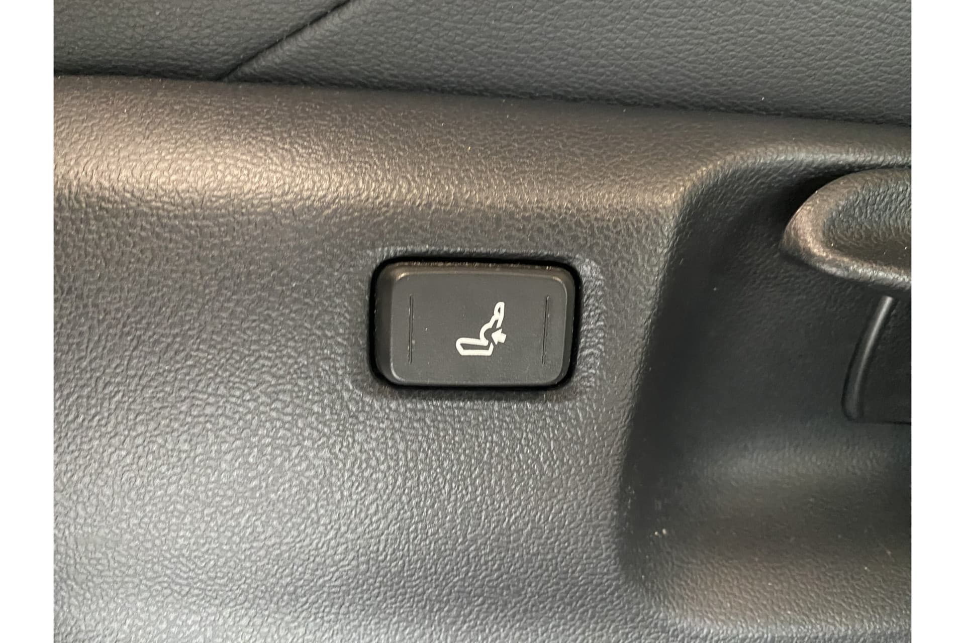 Toyota Yaris 1.5 Hybrid Executive thumbnail 23