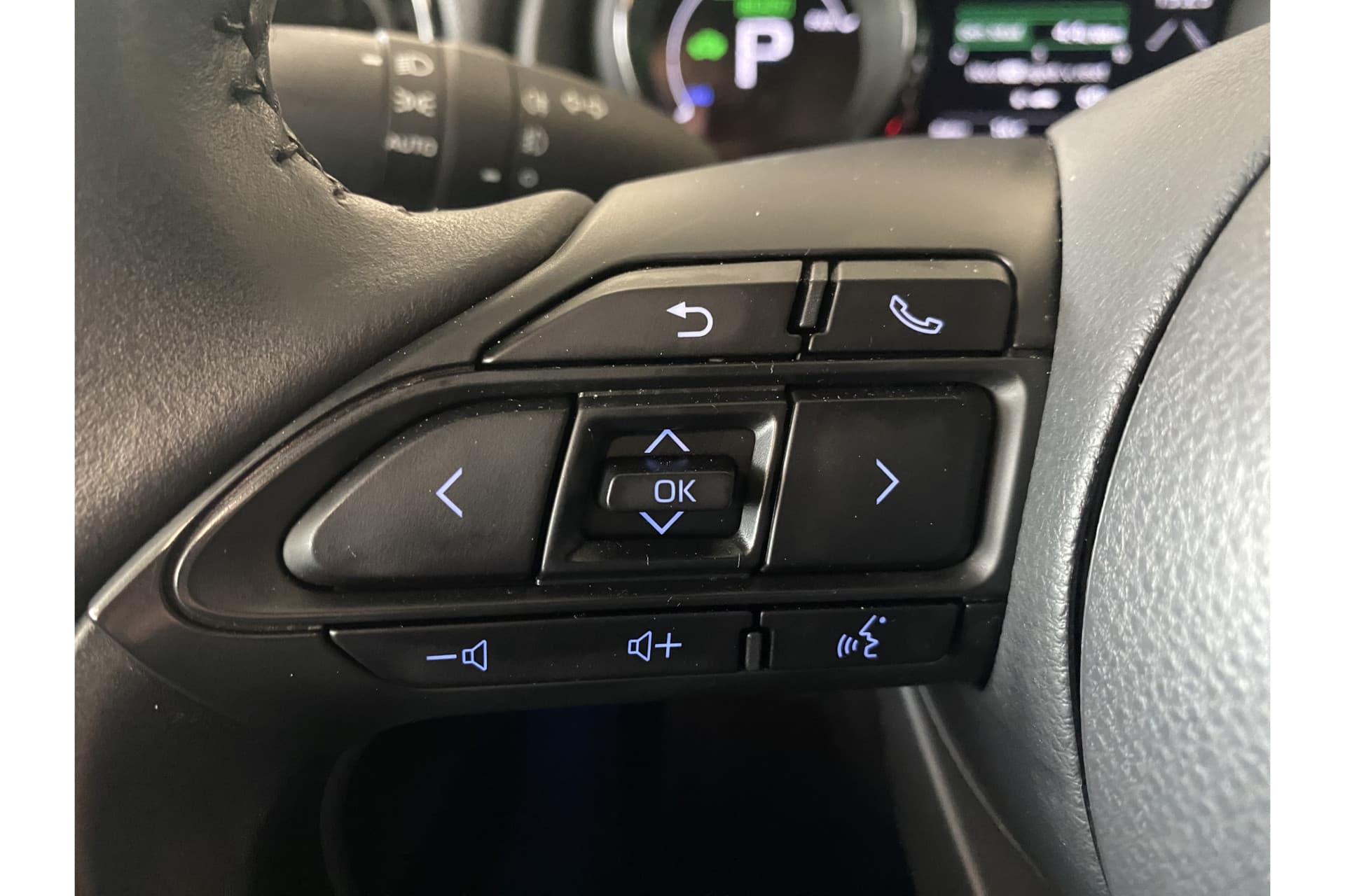 Toyota Yaris 1.5 Hybrid Executive thumbnail 26