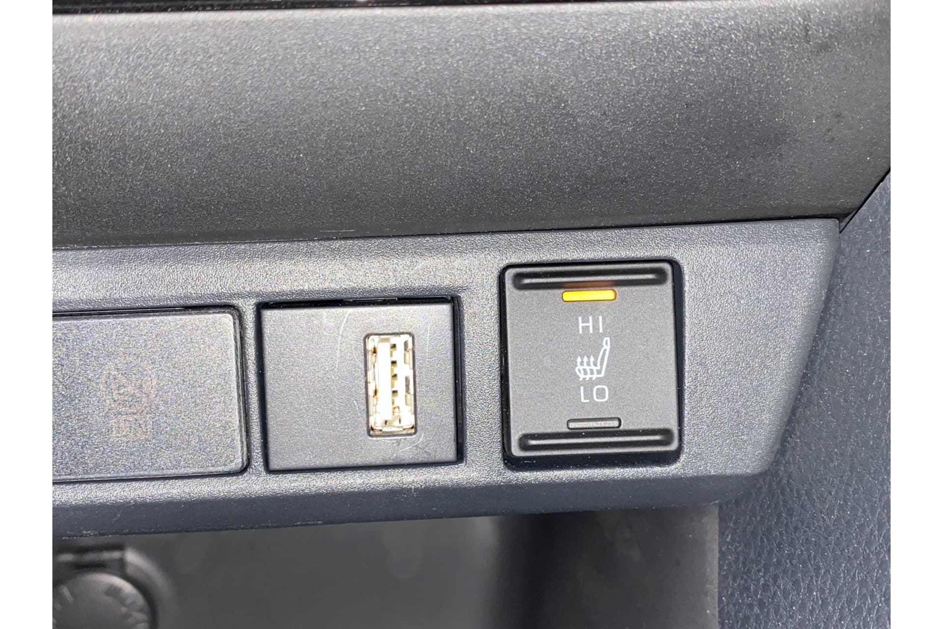 Toyota Yaris 1.5 Hybrid Executive thumbnail 30