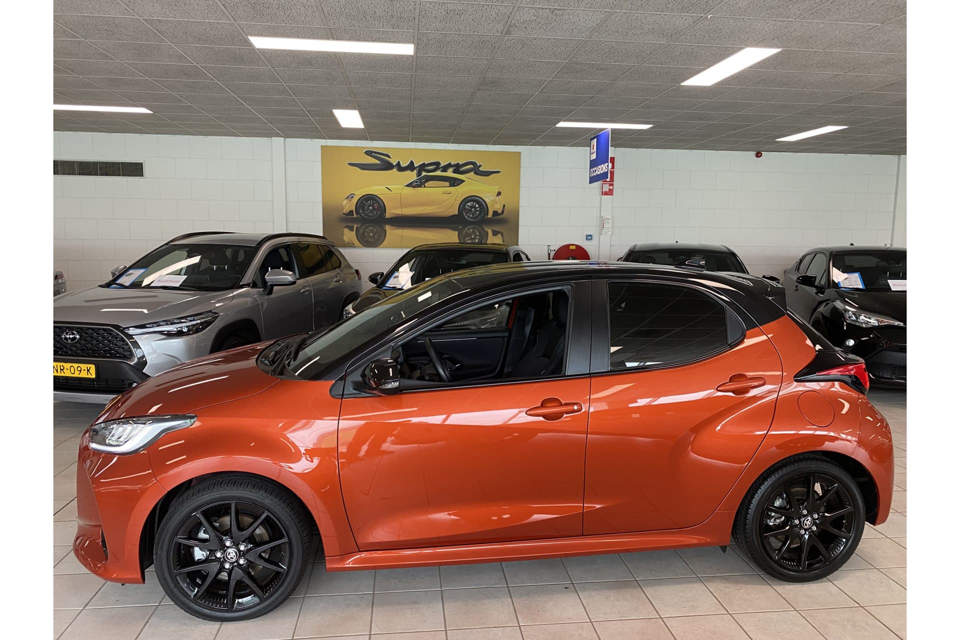 Toyota Yaris 1.5 Hybrid Executive thumbnail 4