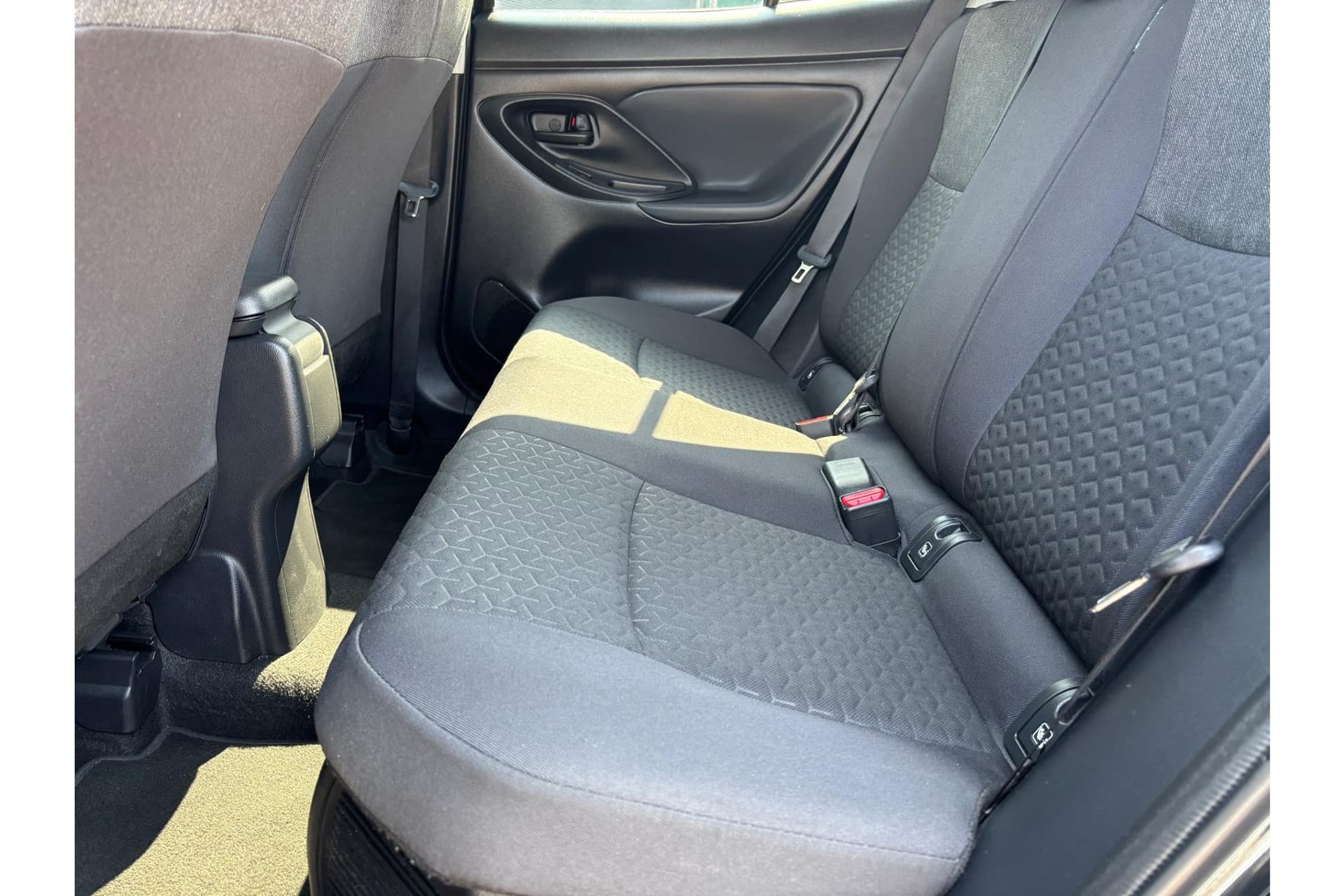 Toyota Yaris Cross 1.5 Hybrid Active Limited Parkeersensoren Navigatie thumbnail 12