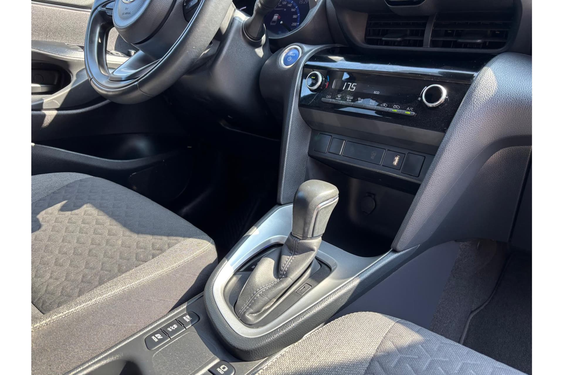 Toyota Yaris Cross 1.5 Hybrid Active Limited Parkeersensoren Navigatie thumbnail 16