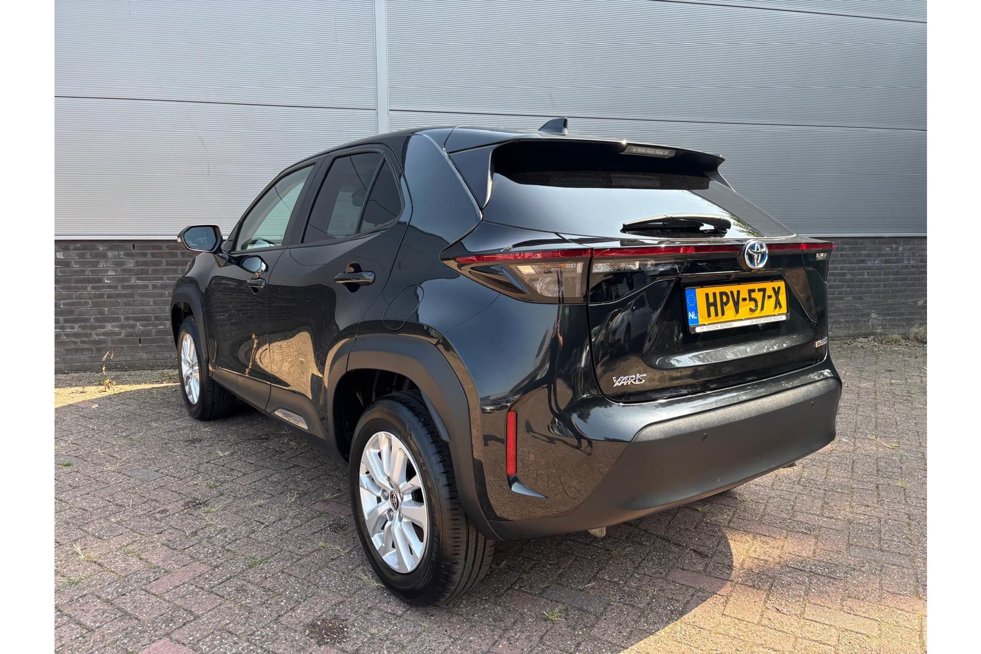 Toyota Yaris Cross 1.5 Hybrid Active Limited Parkeersensoren Navigatie thumbnail 2
