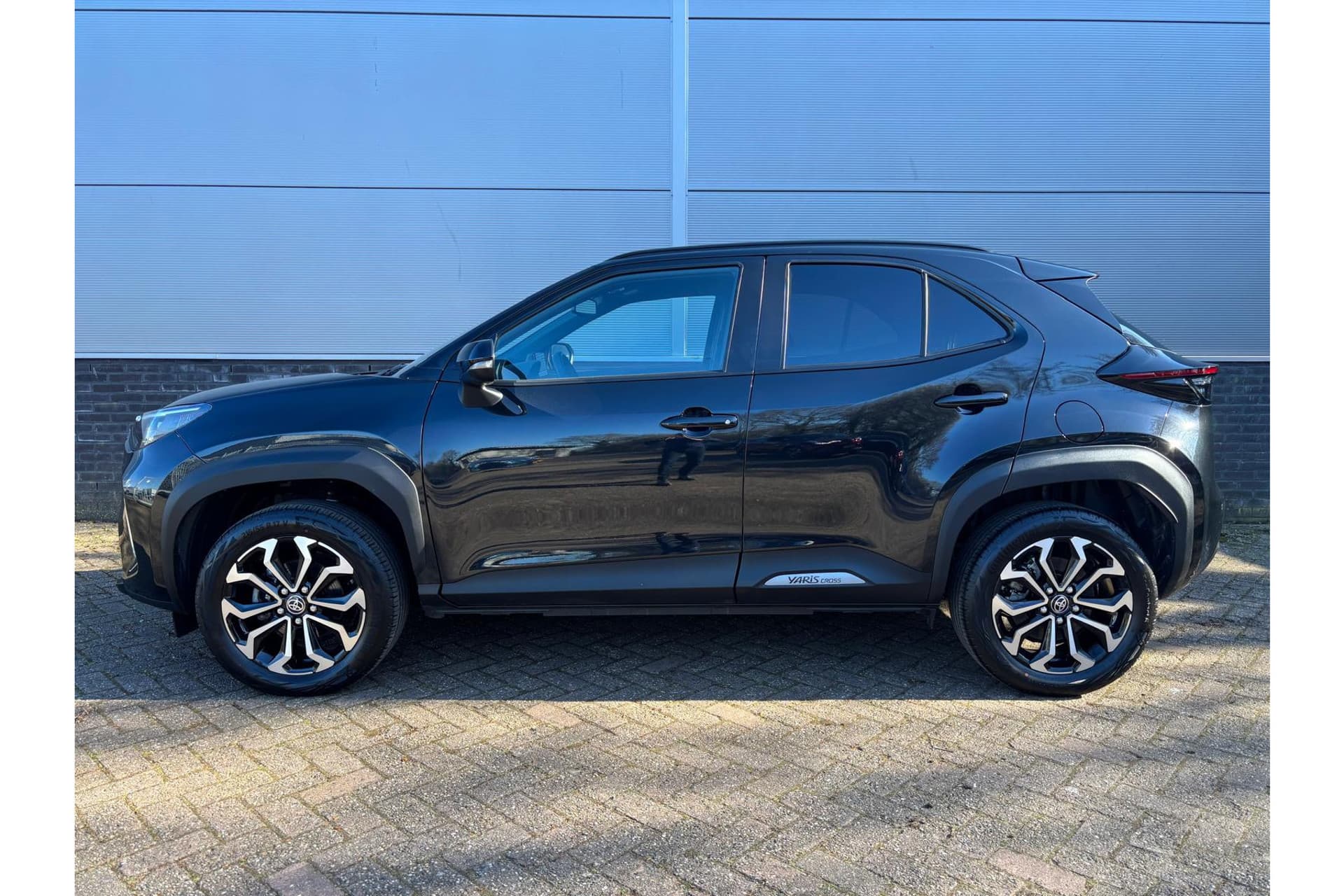 Toyota Yaris Cross 1.5 Hybrid 115 Dynamic thumbnail 2