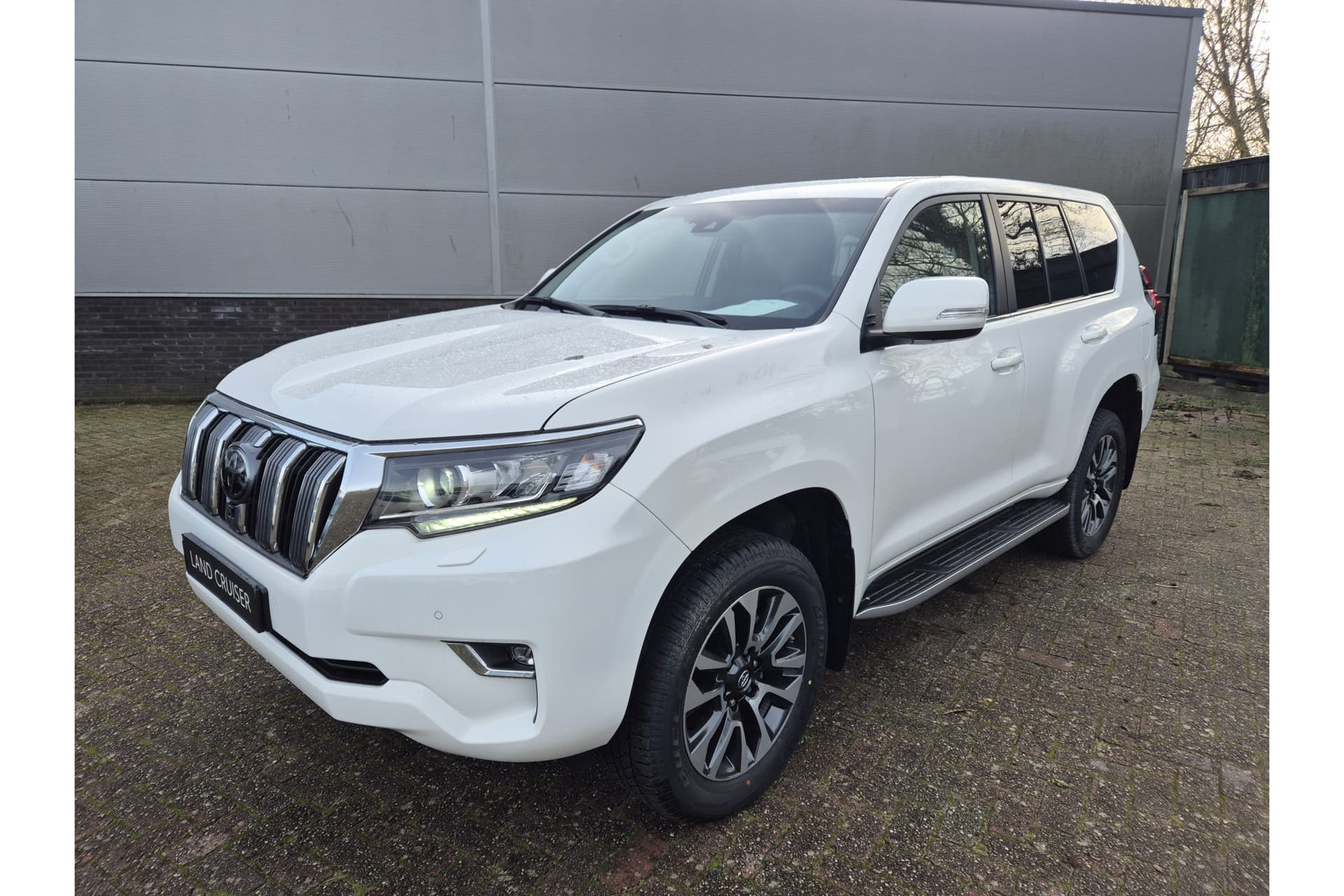 Toyota Land Cruiser 2.8 D-4D-F Professional Window Van