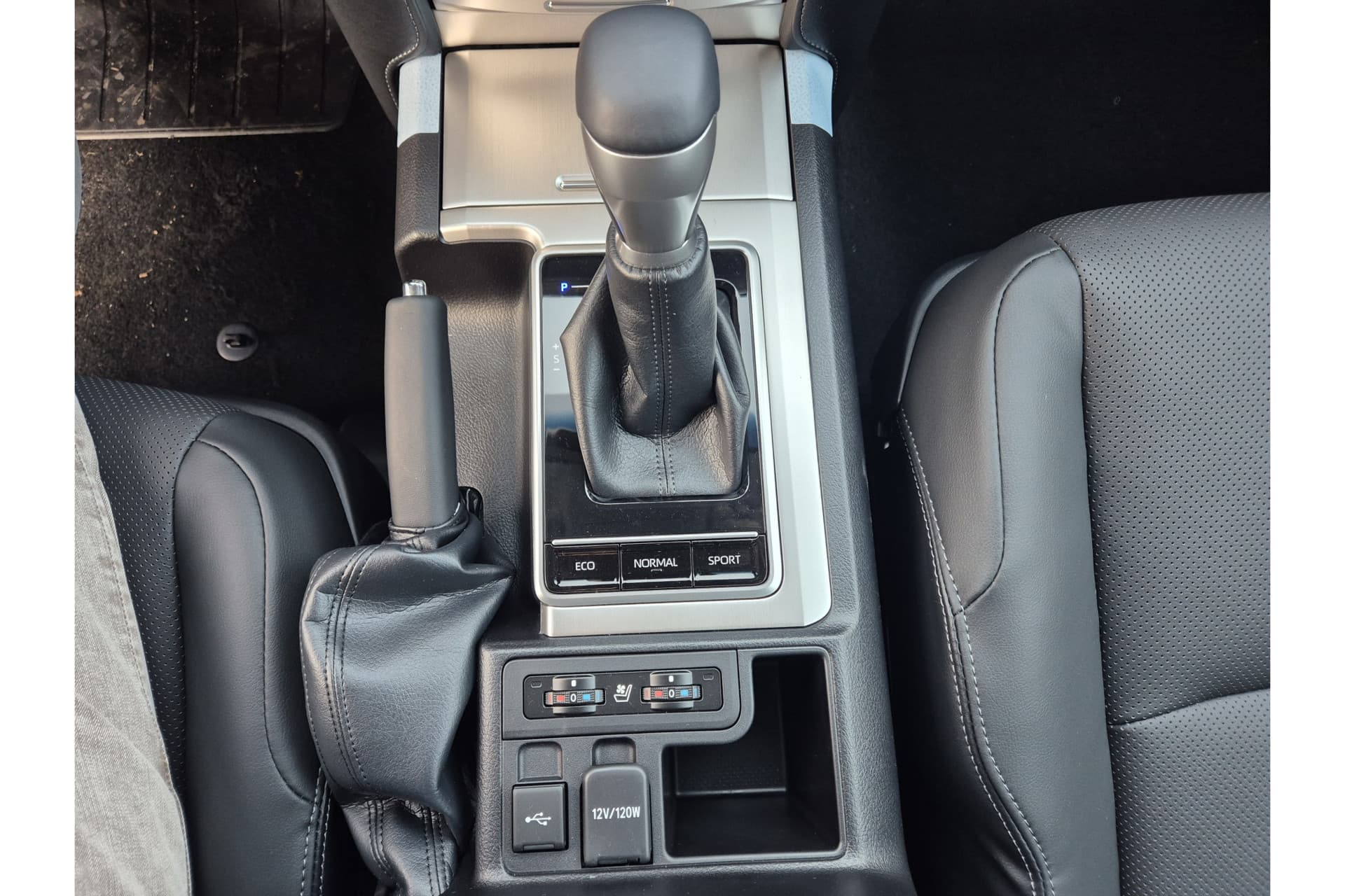 Toyota Land Cruiser 2.8 D-4D-F Professional Window Van thumbnail 12