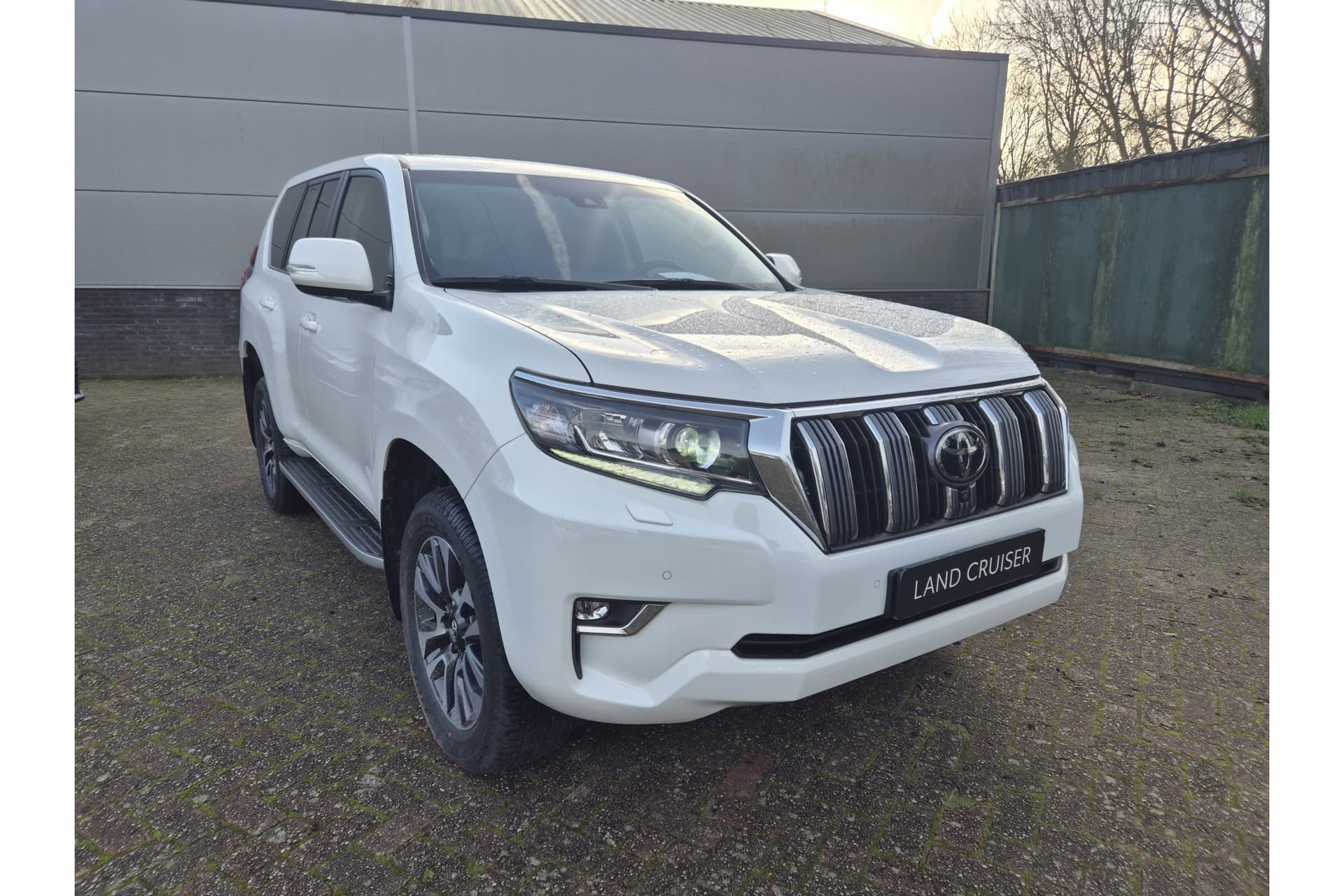 Toyota Land Cruiser 2.8 D-4D-F Professional Window Van thumbnail 5