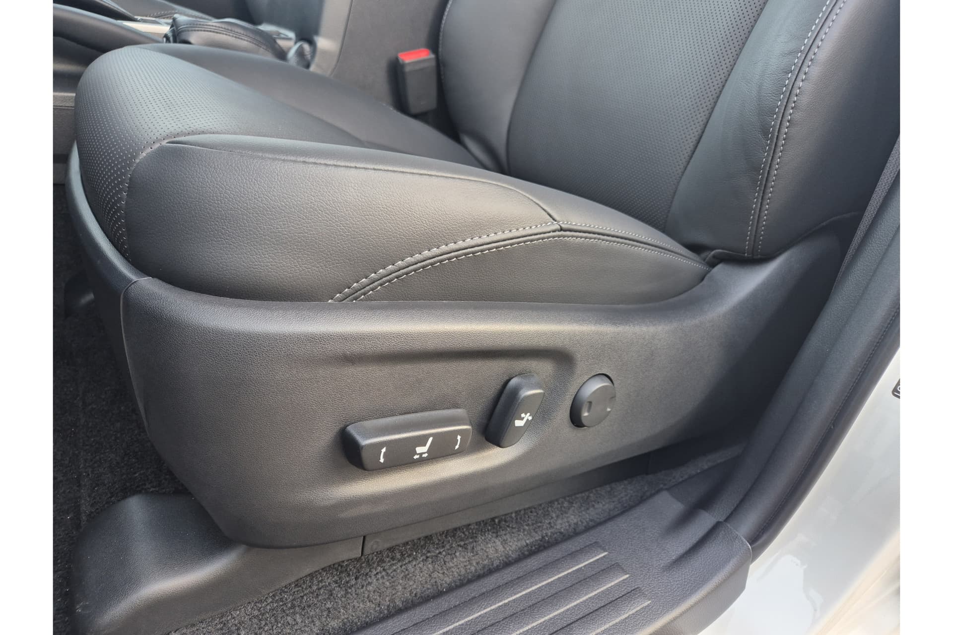 Toyota Land Cruiser 2.8 D-4D-F Professional Window Van thumbnail 8