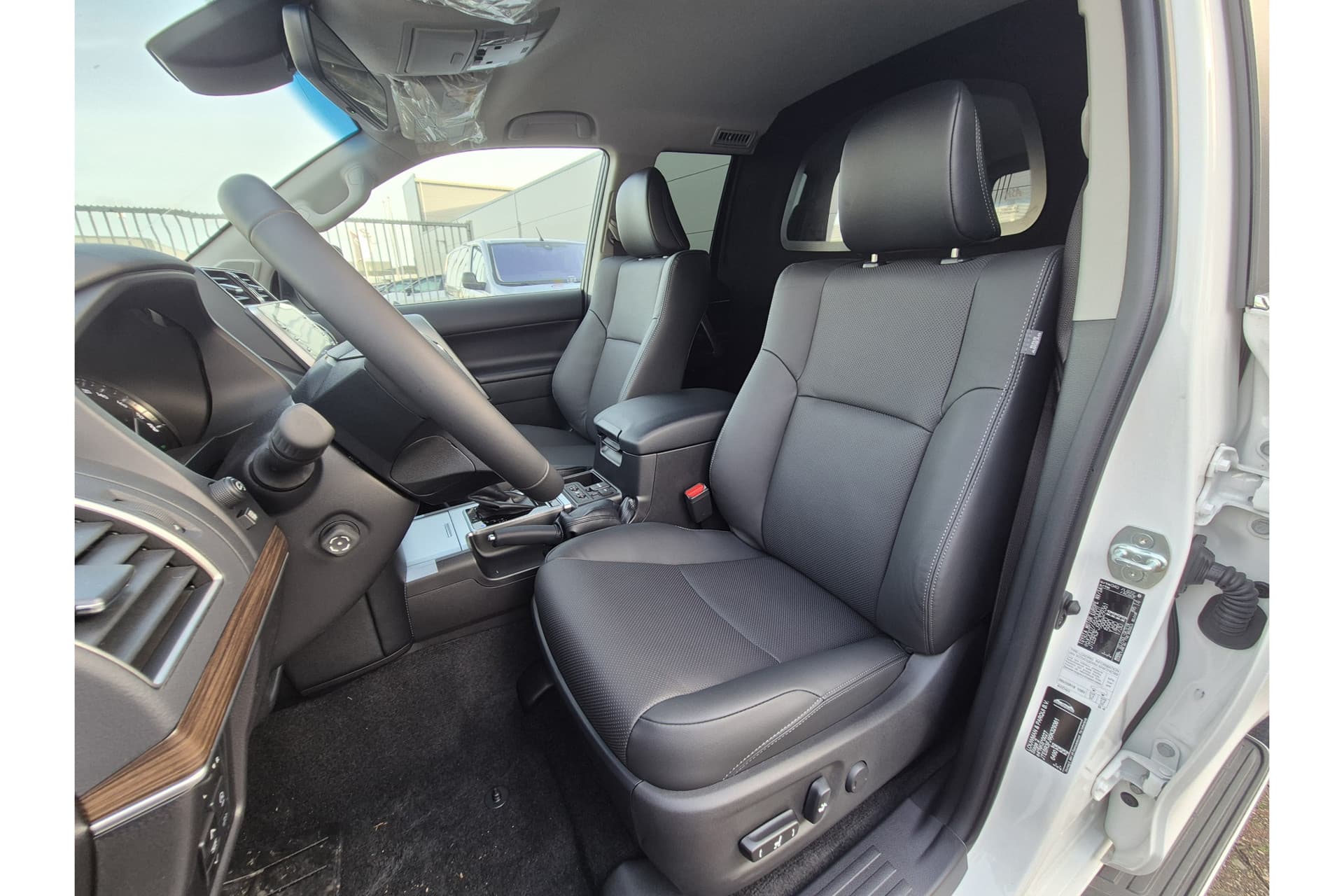 Toyota Land Cruiser 2.8 D-4D-F Professional Window Van thumbnail 9