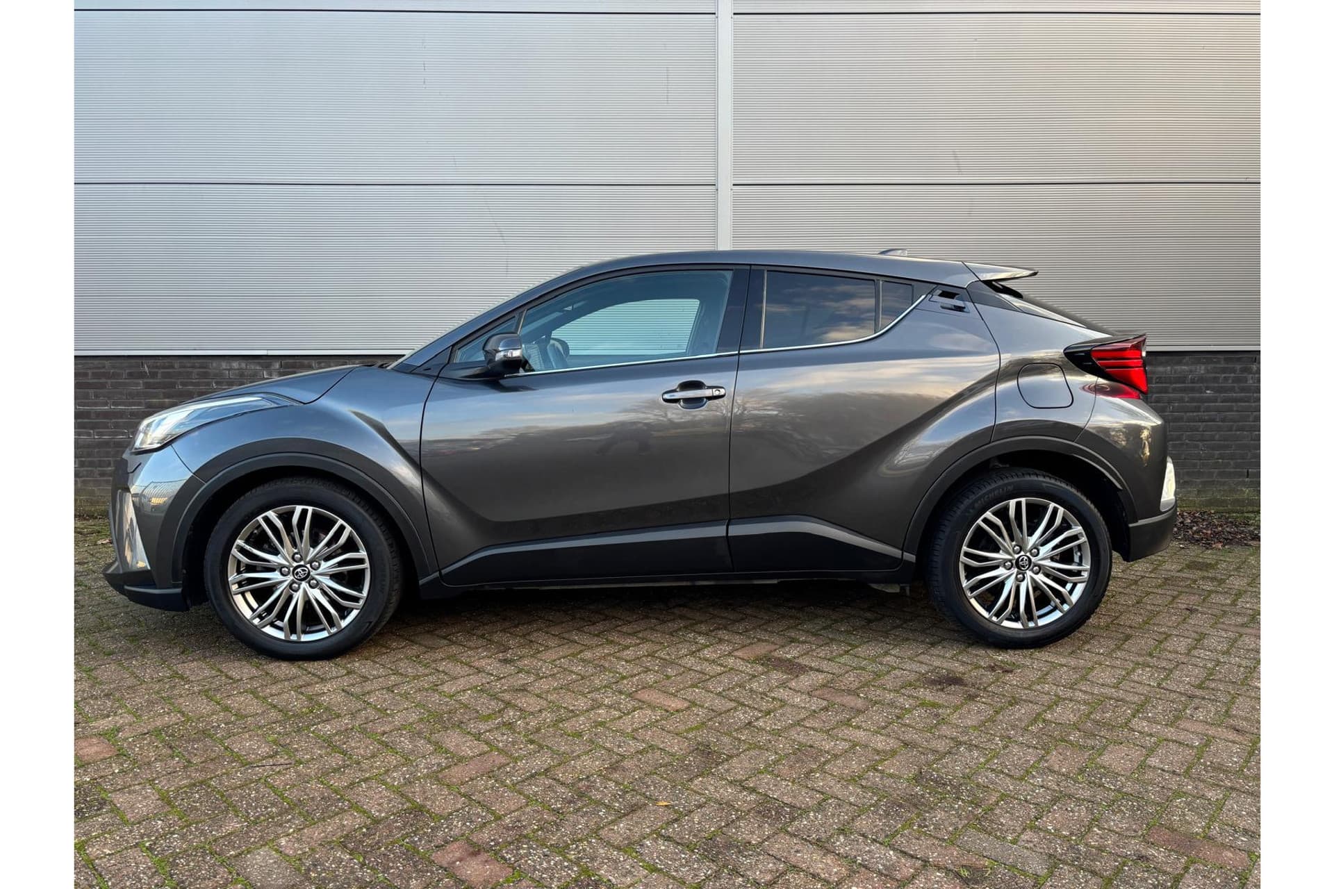 Toyota C-HR 1.8 Hybrid Executive Limited Zeer Compleet ! thumbnail 2
