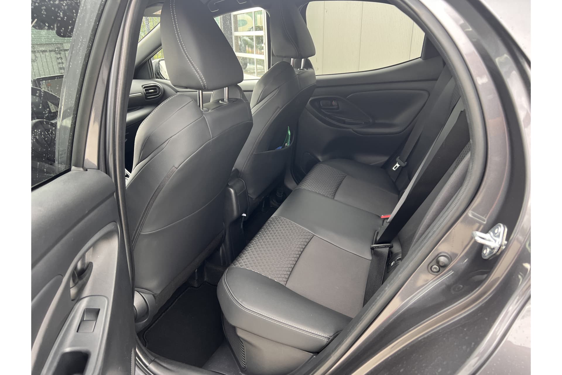 Toyota Yaris 1.5 Hybrid 130 Executive Automaat thumbnail 4