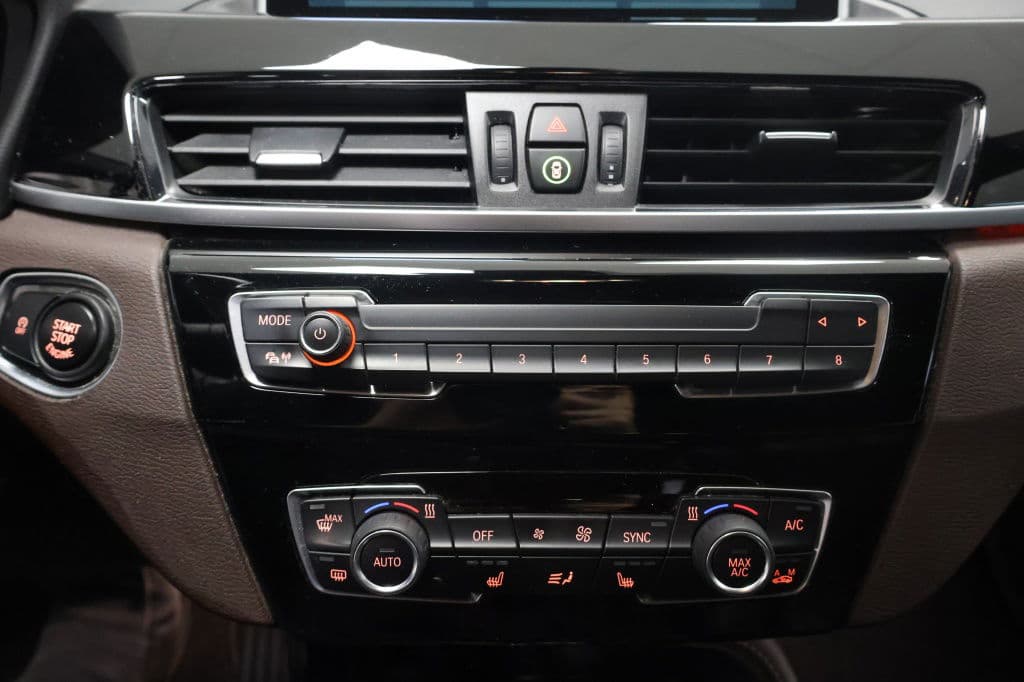 BMW X1 sDrive20i High Executive thumbnail 19