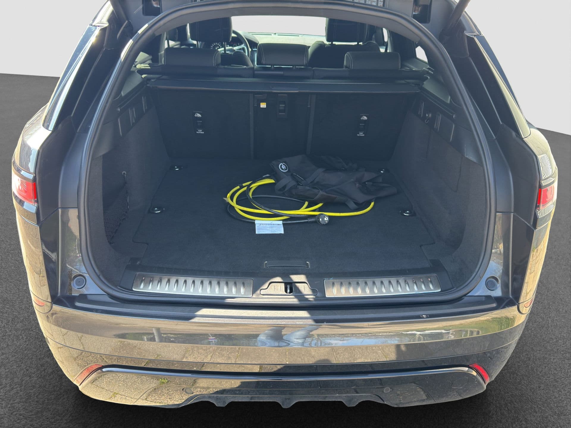 Land Rover Range Rover Velar 2.0 P400e R-Dynamic | Pano | Two-Tone | 360 | Virtual | HUD | 21'' thumbnail 24