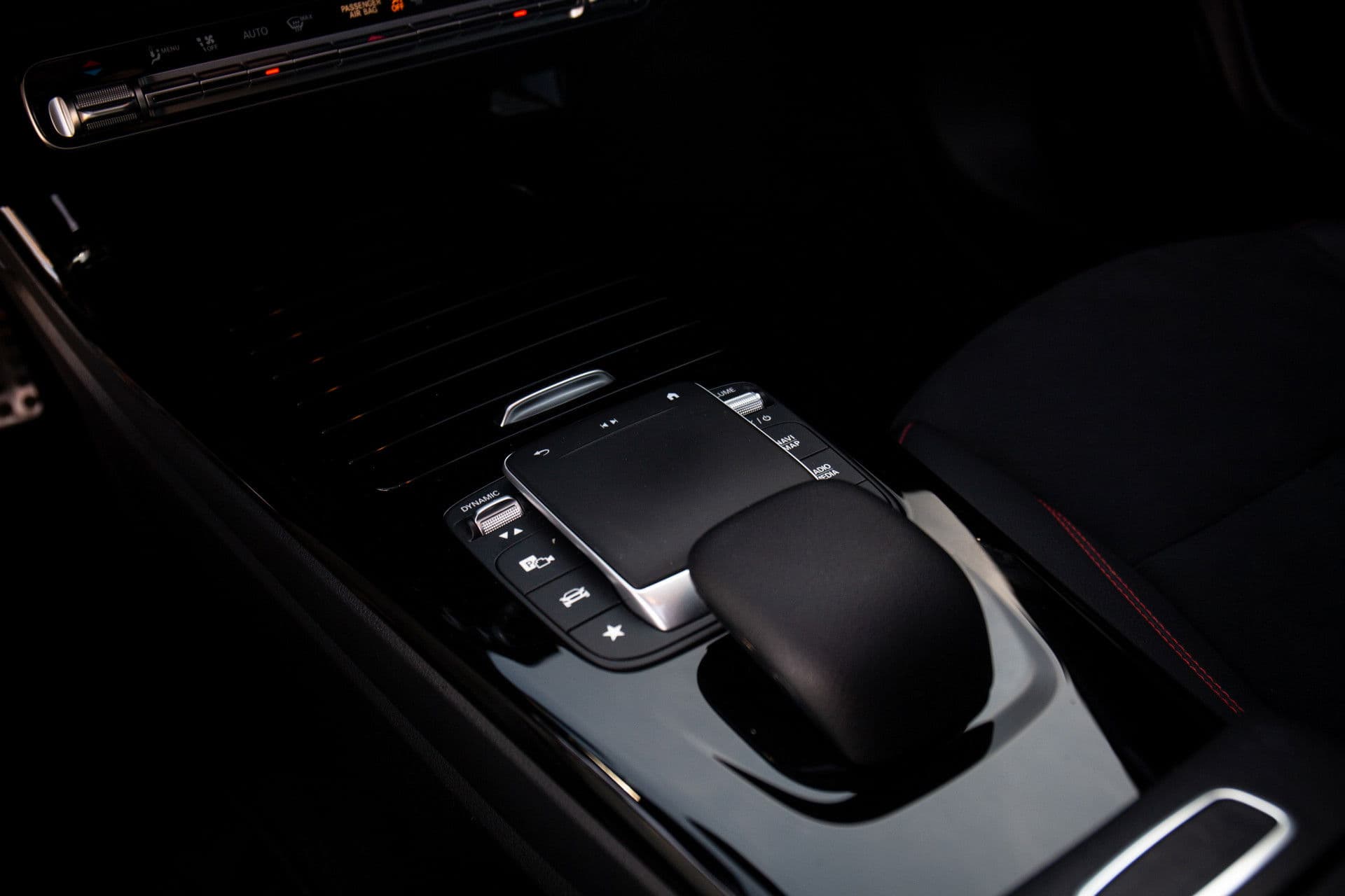 Mercedes-Benz CLA-Klasse Shooting Brake 250 e AMG Line , Panorama dak, Camera, Sfeerverlichting, thumbnail 21