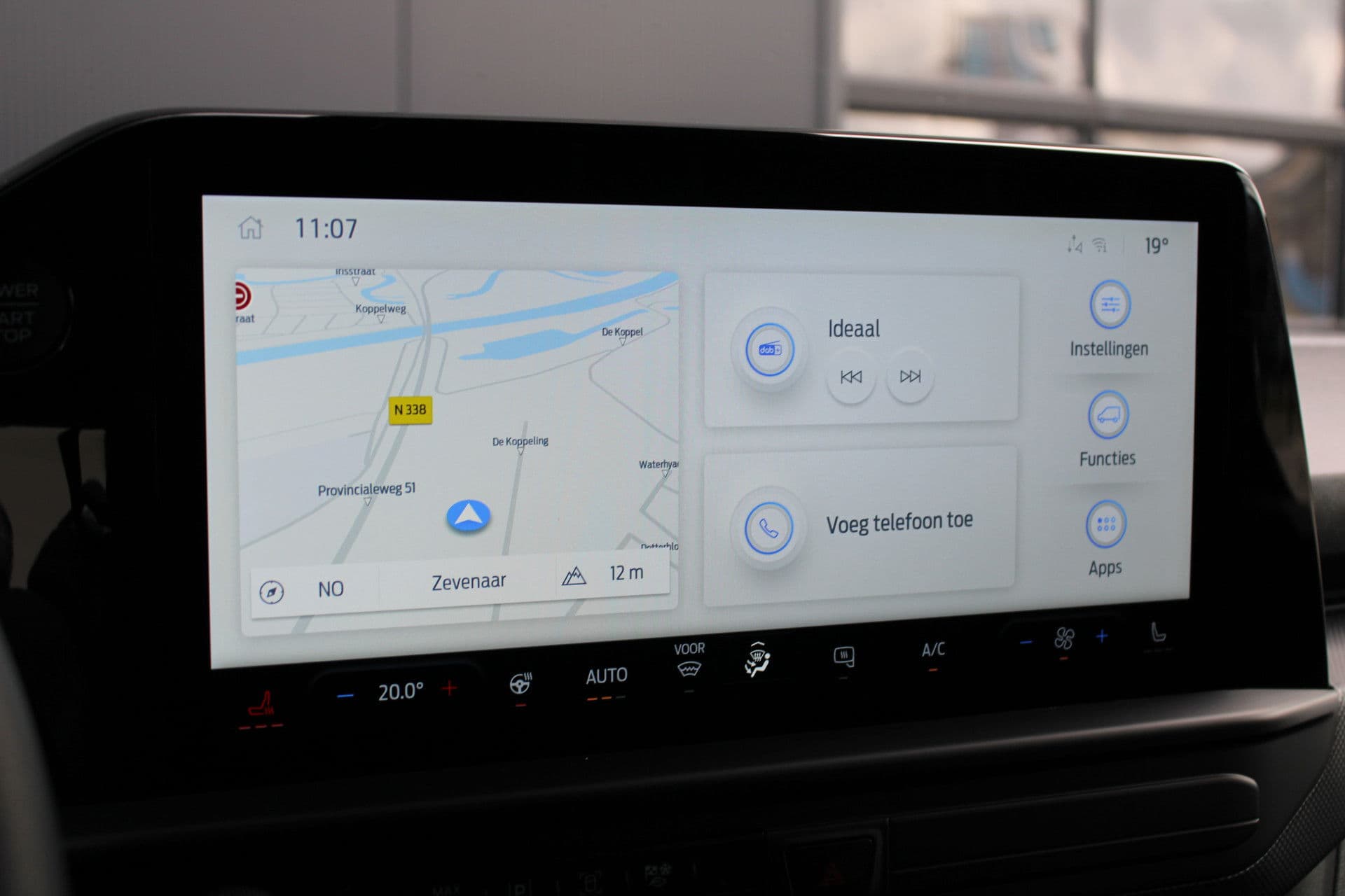 Ford Transit Custom 320 2.0 TDCI L2H1 Limited 150pk - Adaptive Cruise - Verwarmd stuur - Blind spot - Navigatie - Camera - Draadloos laden - Rijklaar thumbnail 13