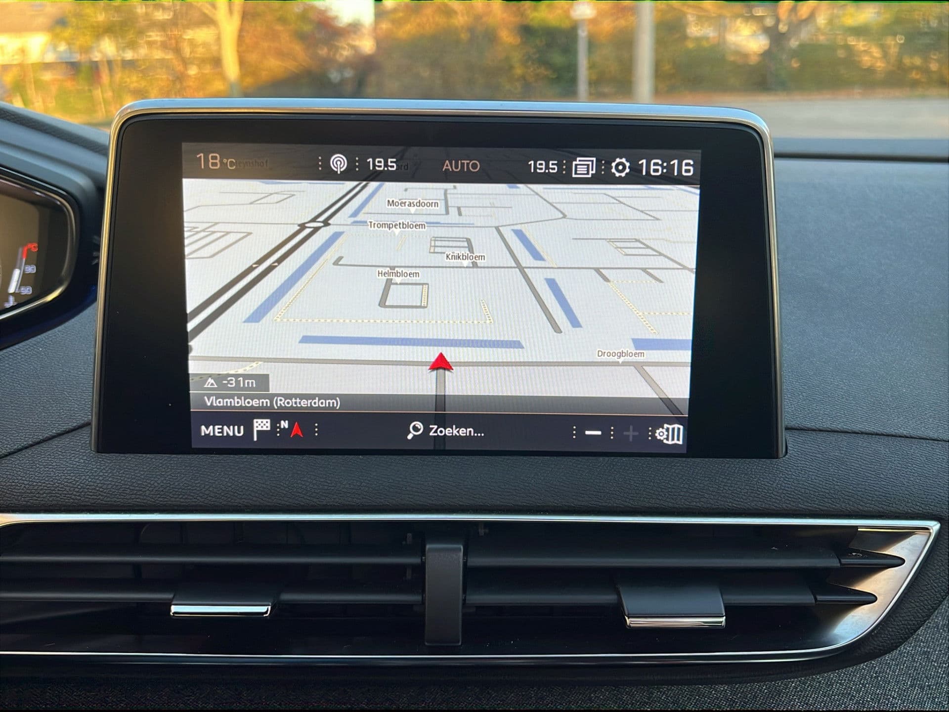 Peugeot 3008 1.6 PureTech GT Line | Pano | Camera | Keyless | NL Auto thumbnail 22