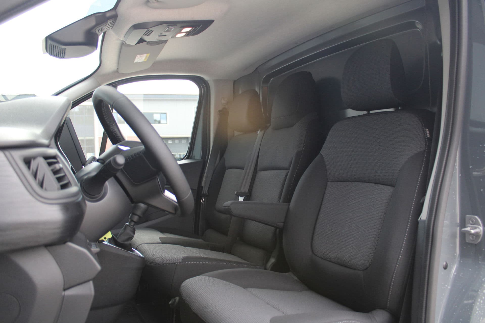 Renault Trafic 2.0 Blue dCi 130pk T30 L2H1 Advance - 2x Schuifdeur - Achteruitrijcamera - Carplay - Android - Allseason - Trekhaak - Rijklaar thumbnail 10