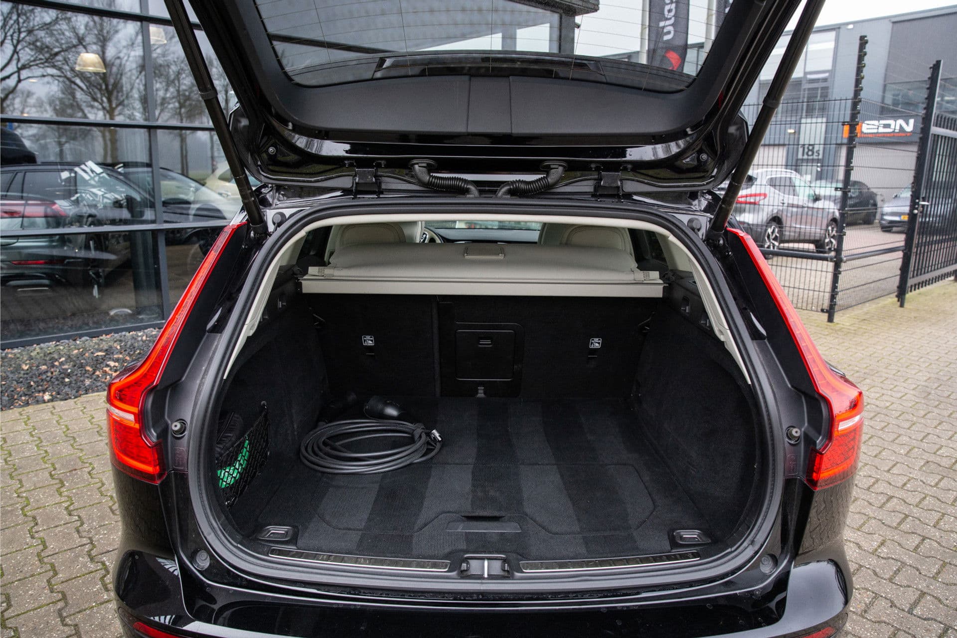 Volvo V60 2.0 T6 Plug-in hybrid AWD Plus Bright , Panoramadak, Adap. cruise, Stoel/stuurverwarming, thumbnail 24