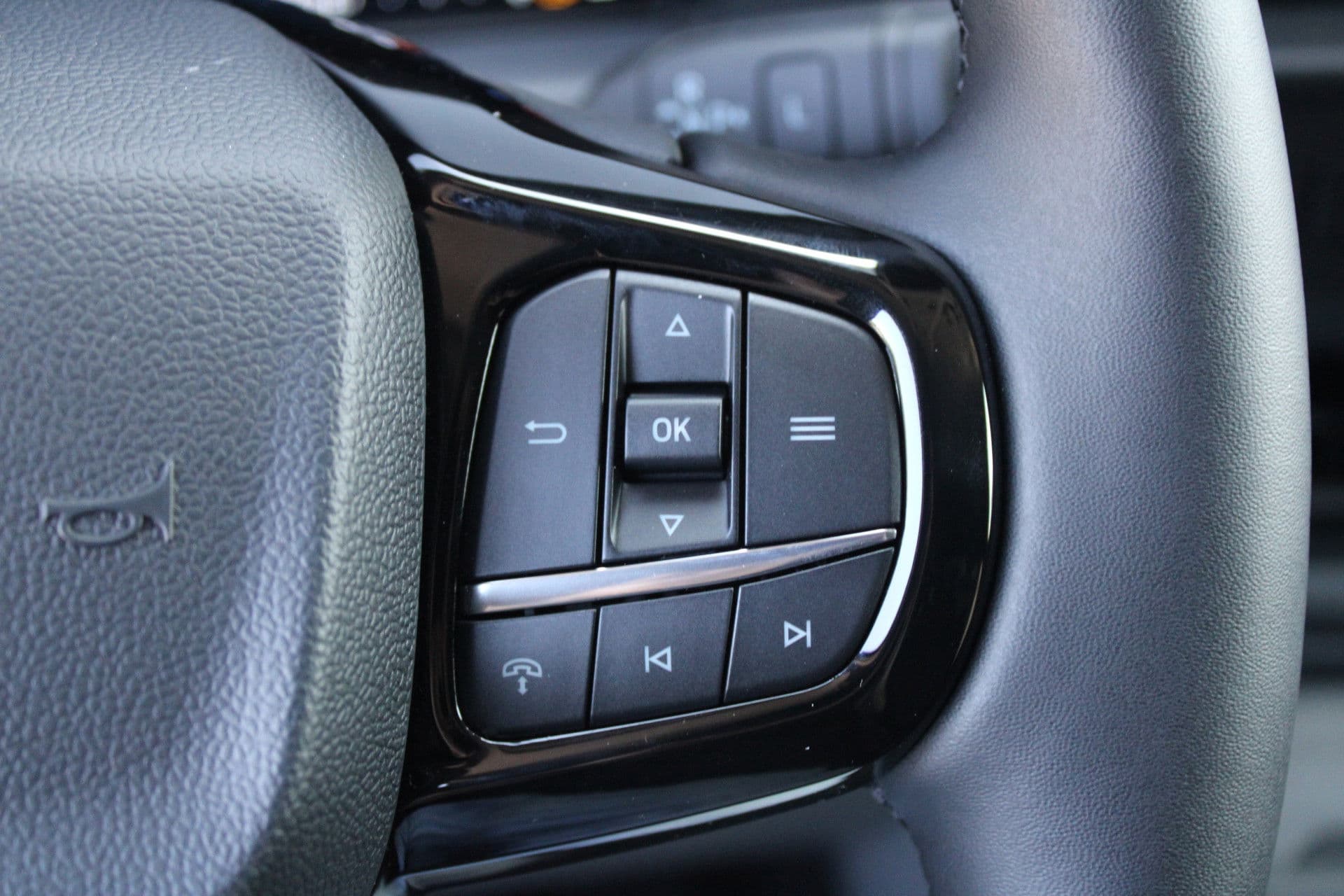 Ford Transit Custom 320 2.5 PHEV L2H1 Trend 232pk - 5 jaar GARANTIE - 2x Schuifdeur - Adaptive Cruise - Blind Spot - Navigatie - Camera - Verwarmd Stuur - Rijklaar thumbnail 24