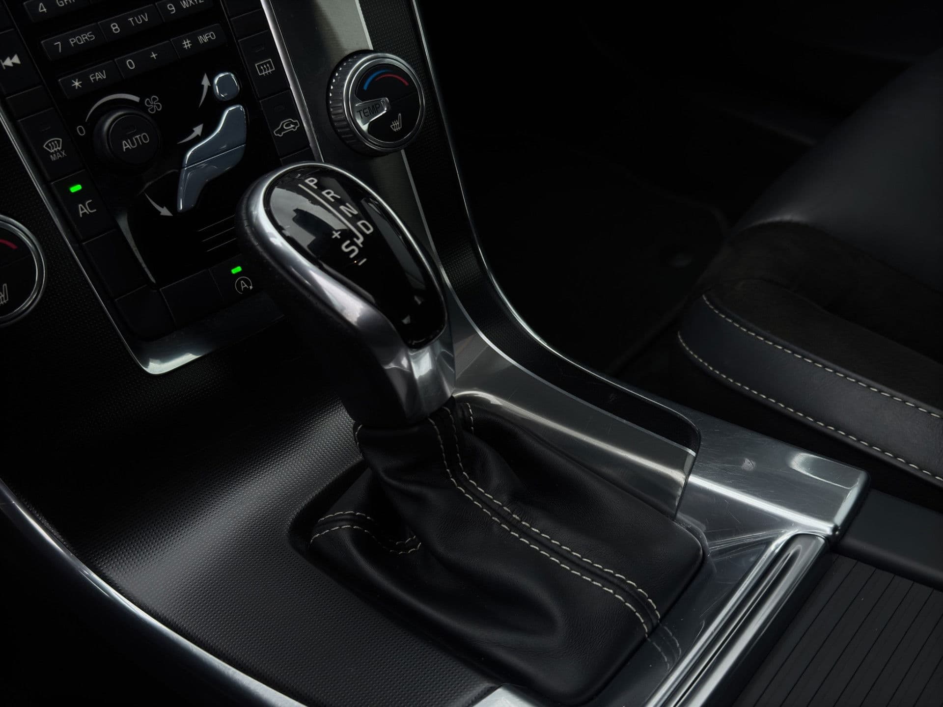 Volvo S60 1.5 T3 R-Design | Leder | Stoelverw | Trekhaak | thumbnail 23