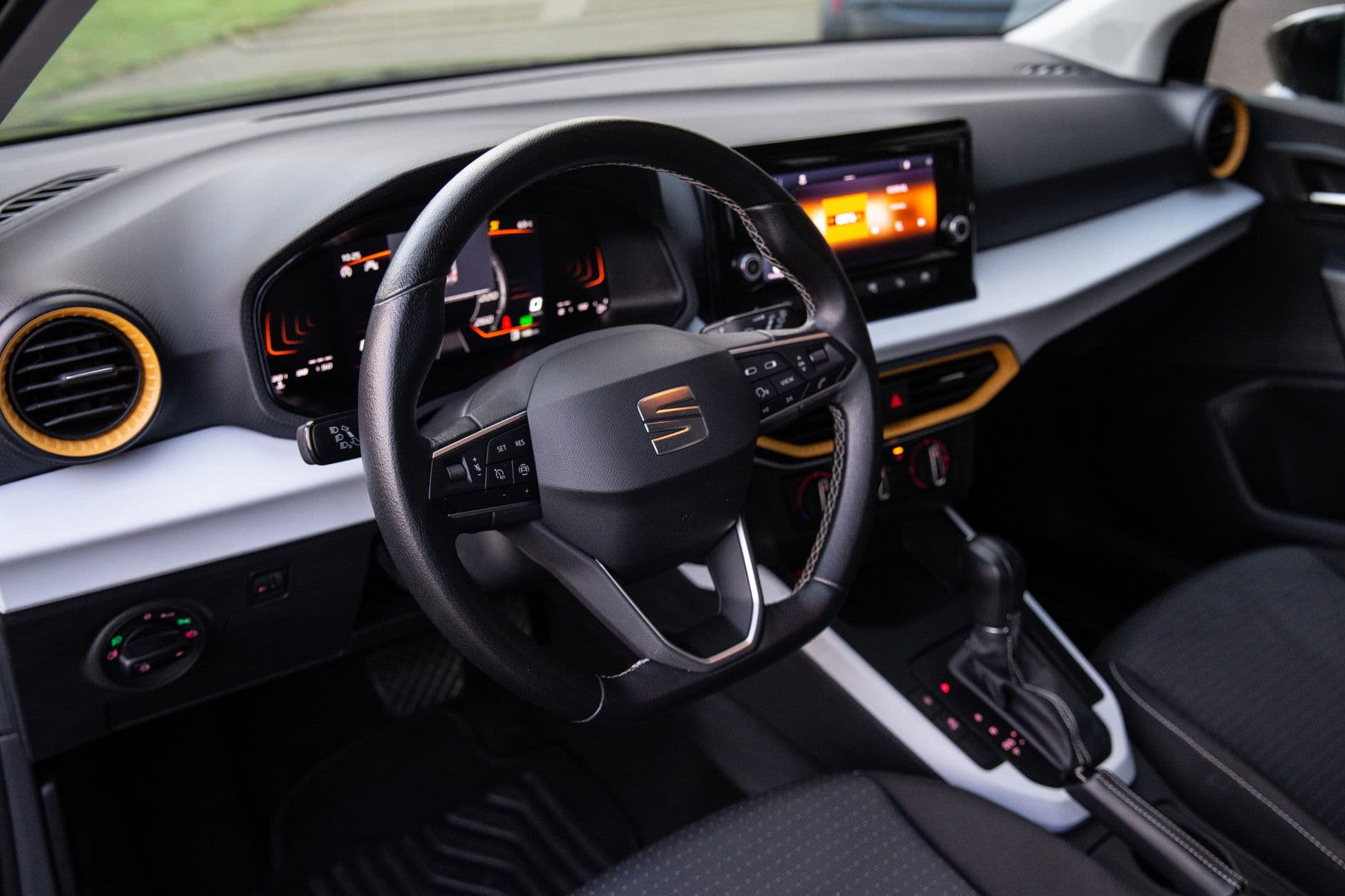 SEAT Arona 1.0 TSI Style , Carplay, Cruise control, thumbnail 4