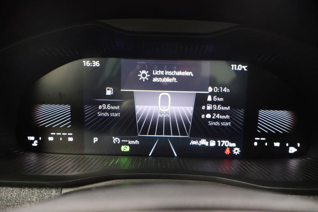 Škoda Kamiq 1.5 TSI Sport | Automaat thumbnail 16