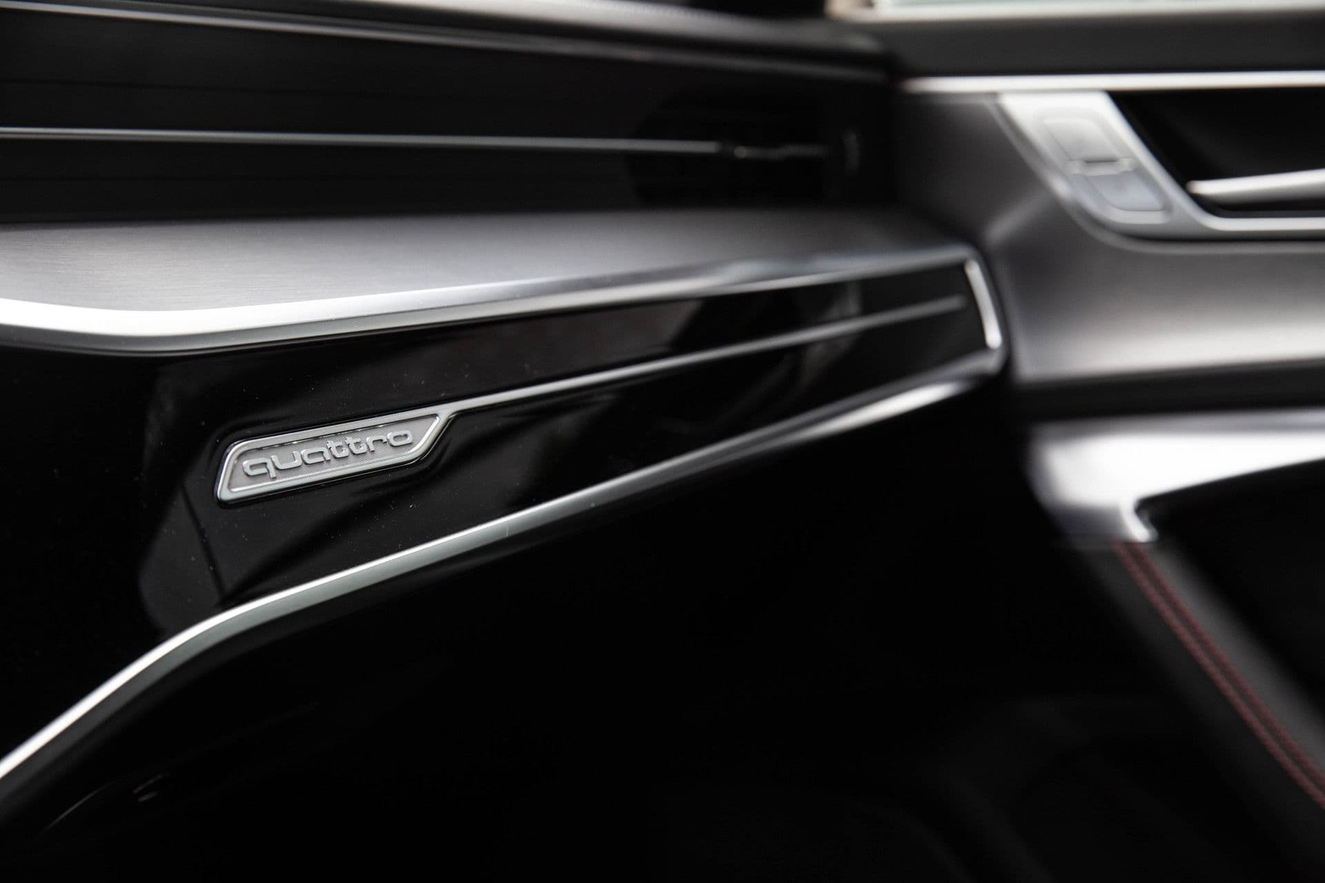 Audi RS6 Avant 4.0 TFSI Quattro , B&O Advanced, Nachtzicht, 4-wielsturing, Head-up display, Trekhaak, Laser thumbnail 40