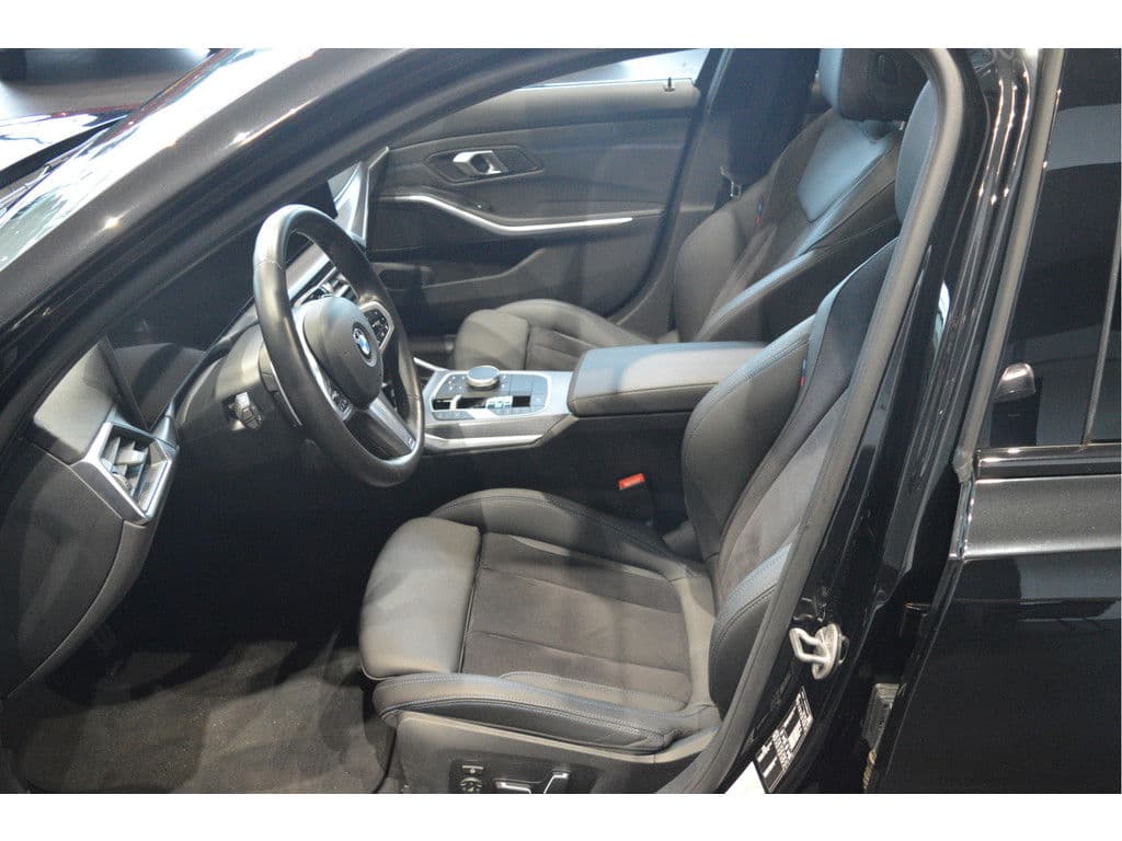 BMW 3 Serie Touring 320d M-SPORT pano camera led 18 inch 190 pk !! thumbnail 13