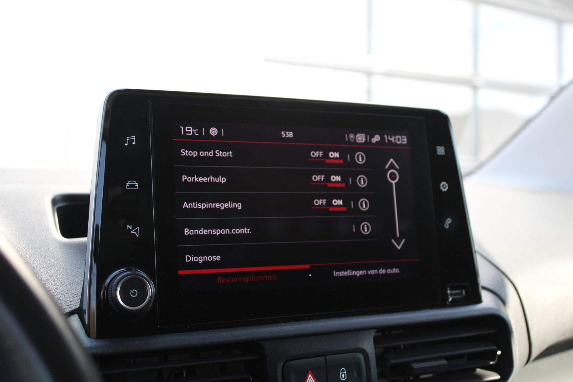 Citroën Berlingo 1.5 BlueHDI Club 102pk - Cruise - Airco - PDC - Carplay - Navi - Rijklaar thumbnail 24