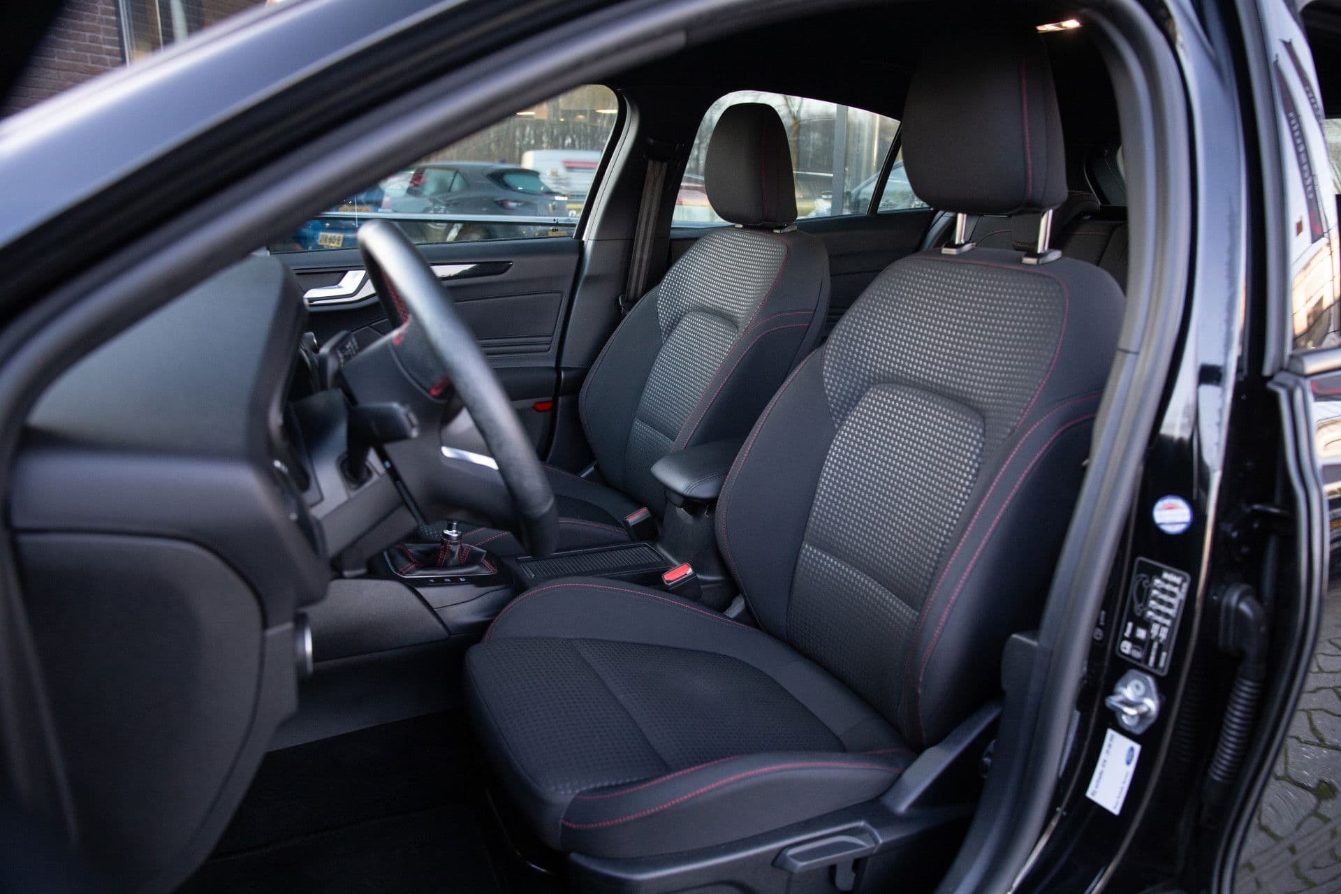 Ford Focus 1.0 EcoBoost ST Line Business , Cruise control, NL-auto, Navi thumbnail 3