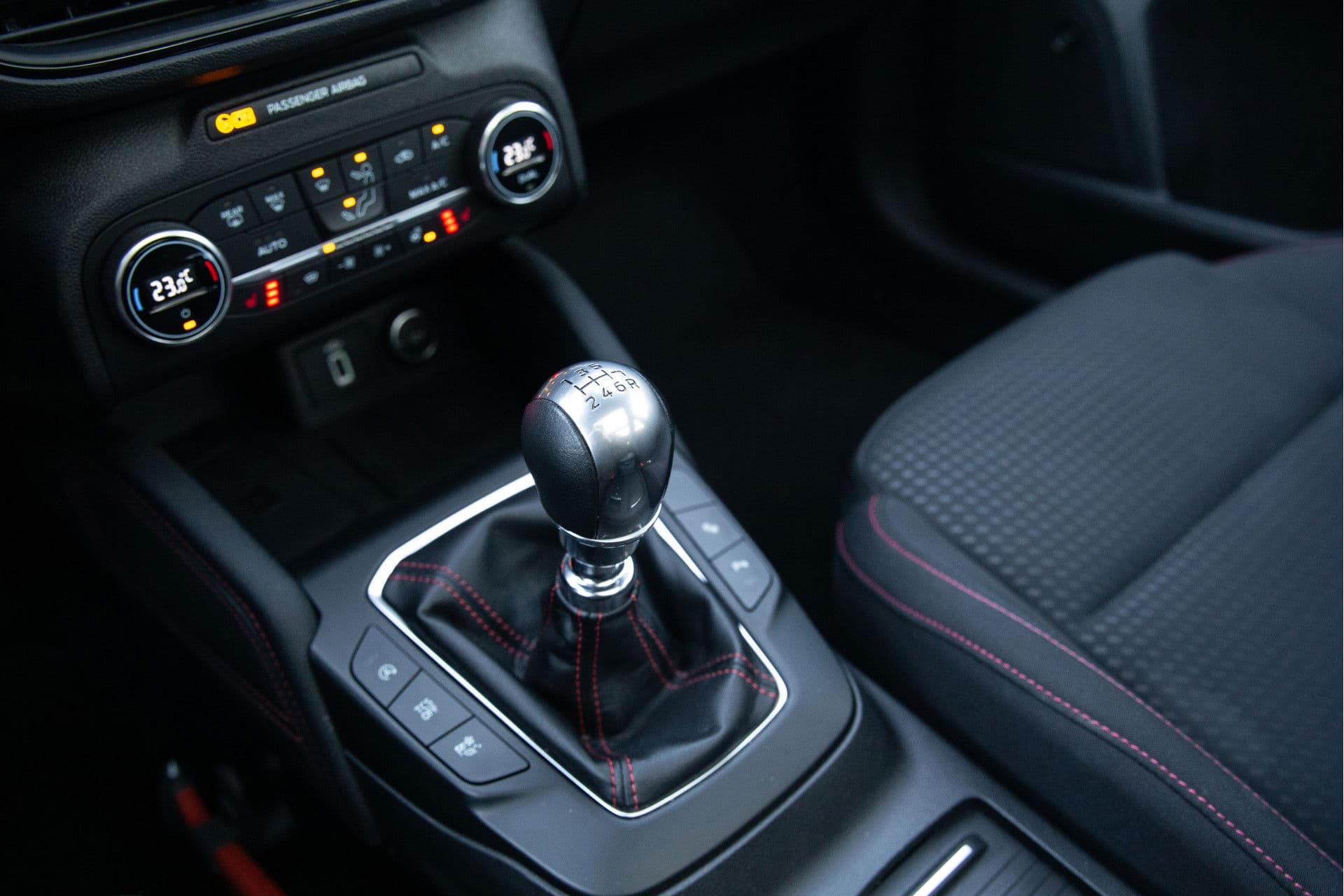 Ford Focus 1.0 EcoBoost ST Line Business , Panoramadak, B&O, Keyless entry, thumbnail 7