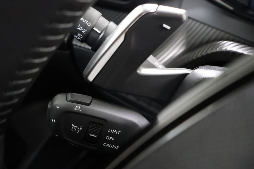 Peugeot 2008 1.2 Hybride 145 Allure | 360 Camera | Luxe thumbnail 16