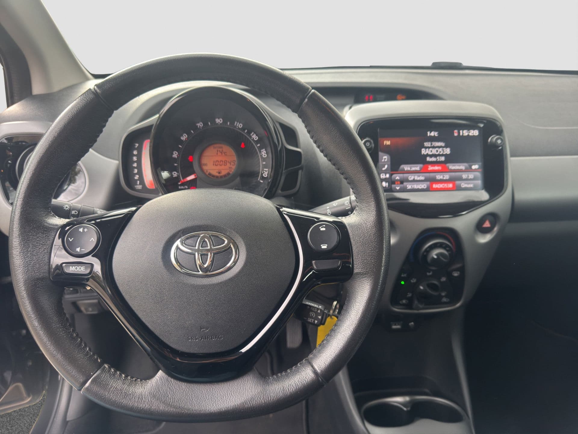 Toyota Aygo 1.0 VVT-i X-Play | Camera | Apple Carplay thumbnail 11